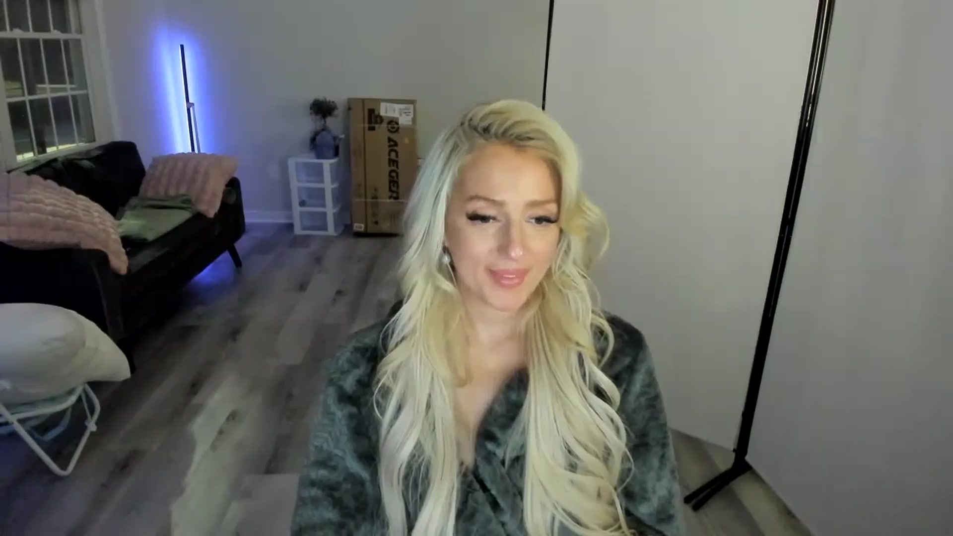 Gallery image thumbnail from Milk_Party's myfreecams stream on, 04/23/2024, 04:35 image 12 of 20