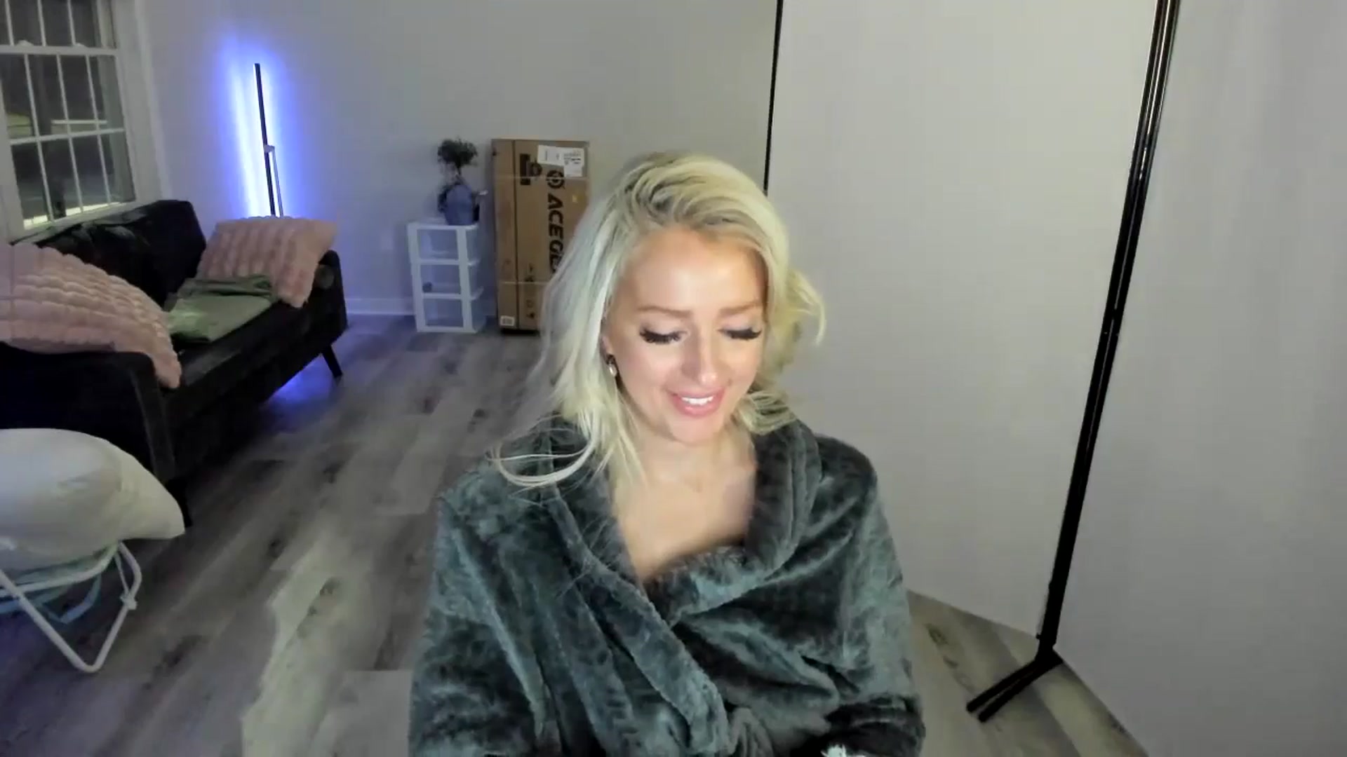 Gallery image thumbnail from Milk_Party's myfreecams stream on, 04/23/2024, 04:35 image 10 of 20