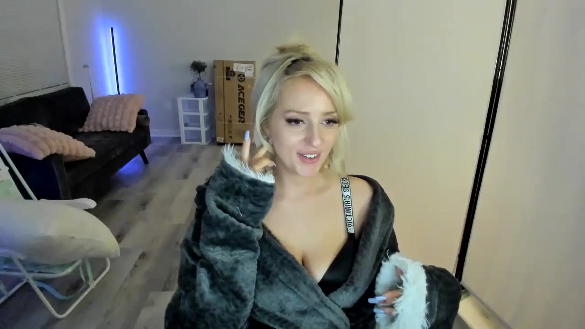Gallery image thumbnail from Milk_Party's myfreecams stream on, 04/25/2024, 02:54 image 19 of 20