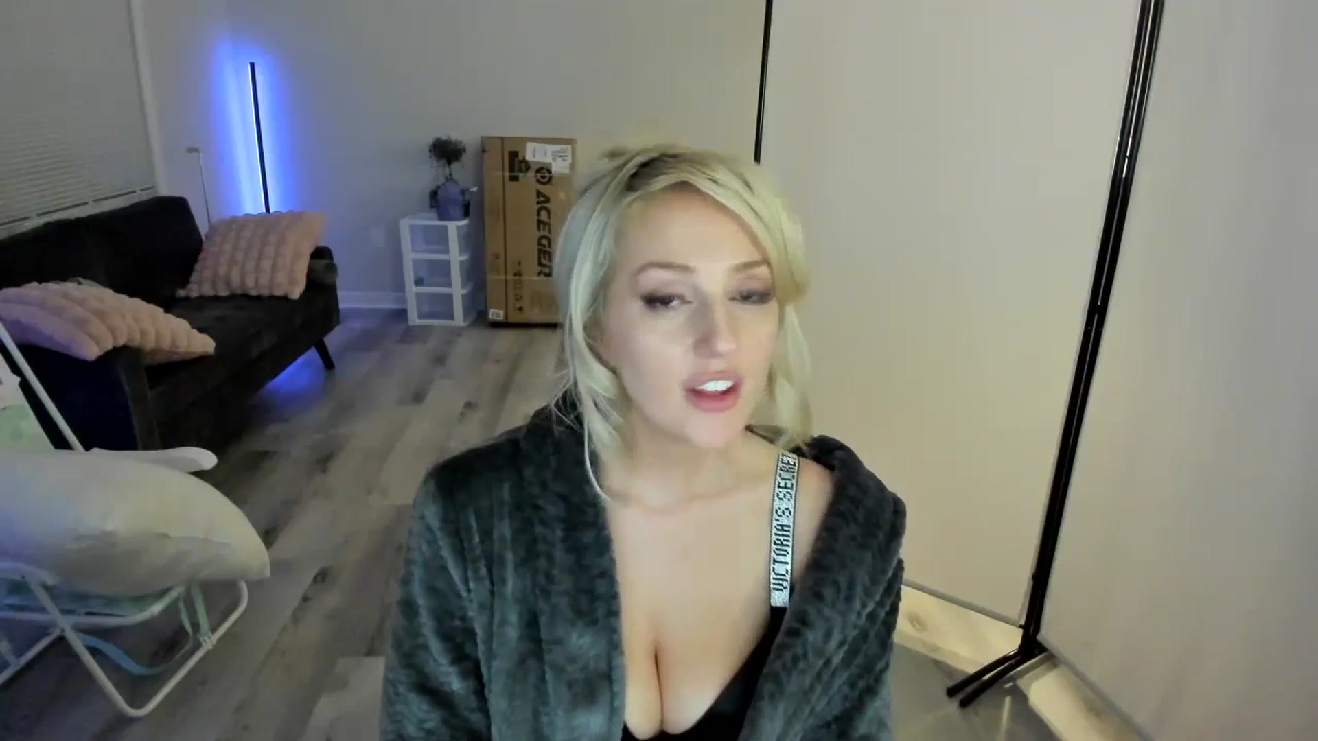 Gallery image thumbnail from Milk_Party's myfreecams stream on, 04/25/2024, 04:56 image 14 of 20