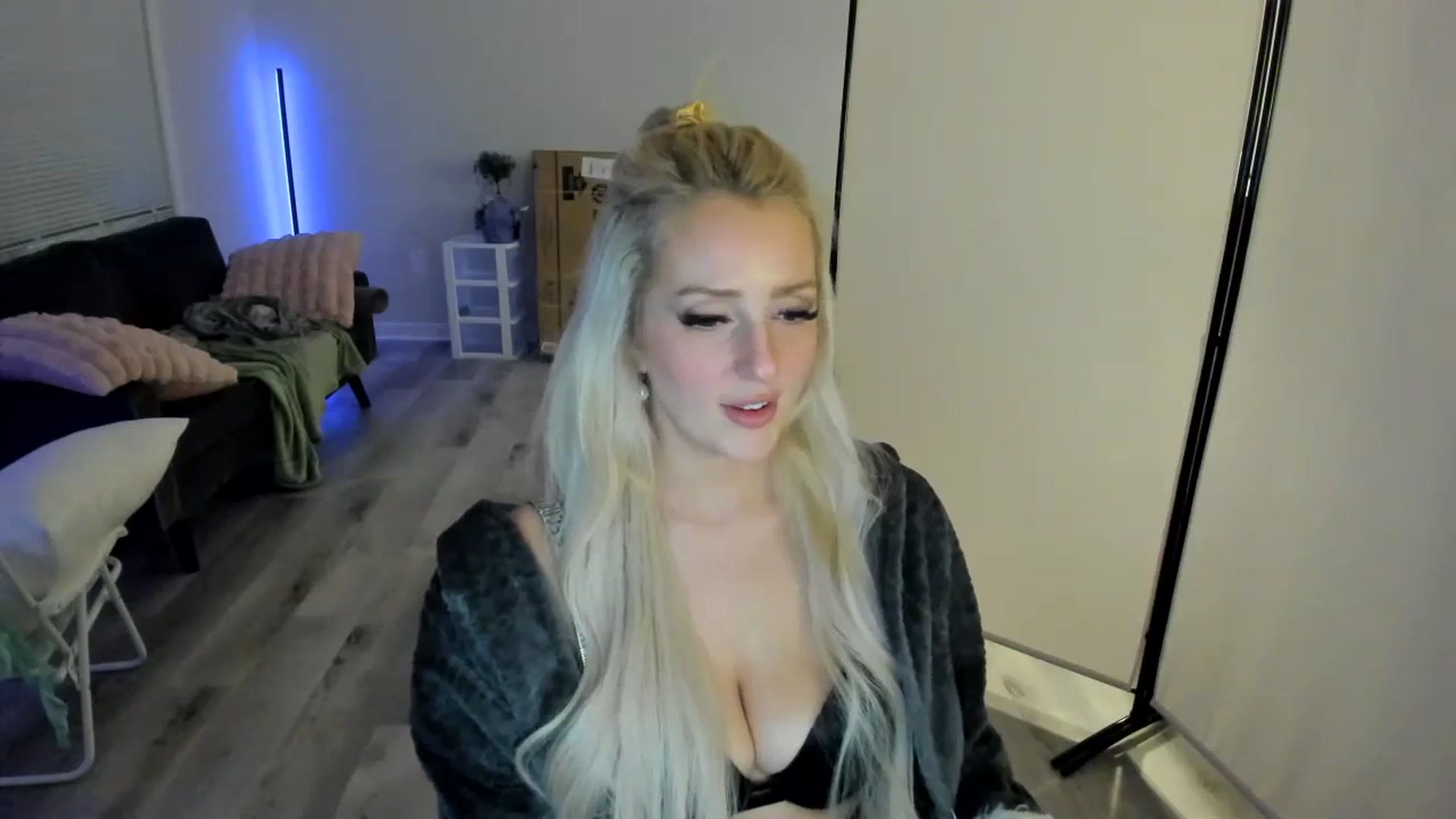 Gallery image thumbnail from Milk_Party's myfreecams stream on, 04/27/2024, 04:20 image 15 of 20