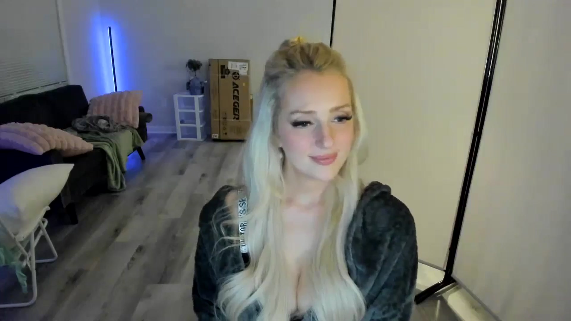 Gallery image thumbnail from Milk_Party's myfreecams stream on, 04/27/2024, 04:20 image 9 of 20