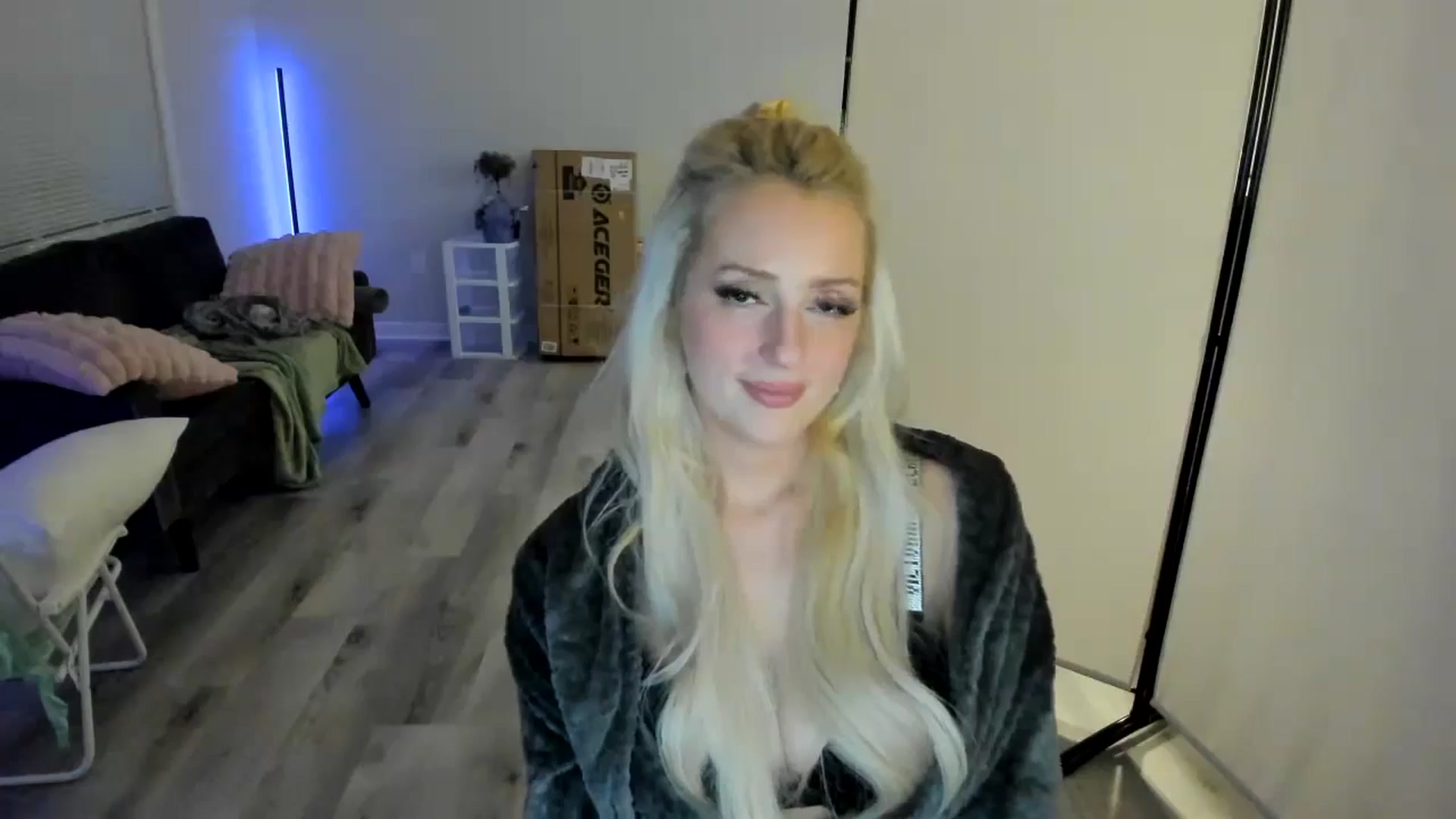 Gallery image thumbnail from Milk_Party's myfreecams stream on, 04/27/2024, 04:20 image 7 of 20
