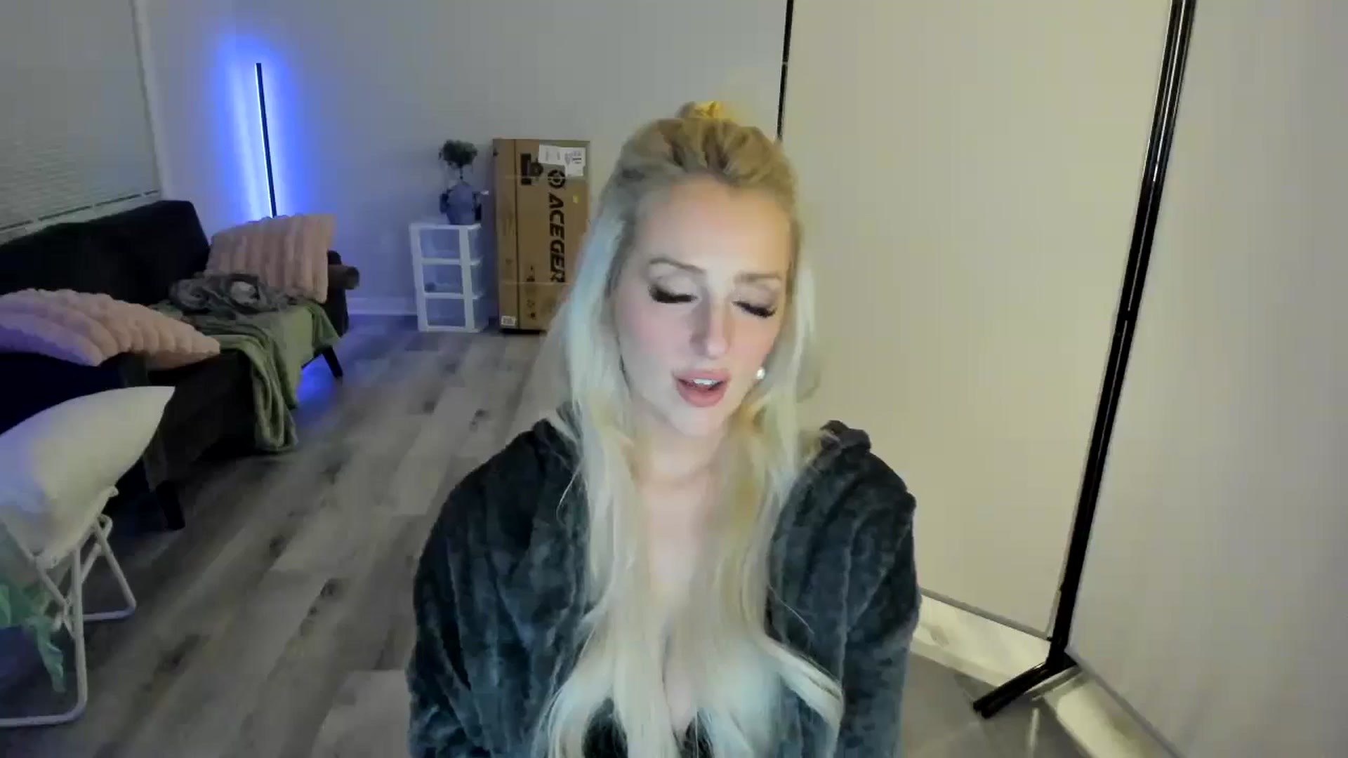 Gallery image thumbnail from Milk_Party's myfreecams stream on, 04/27/2024, 04:20 image 5 of 20
