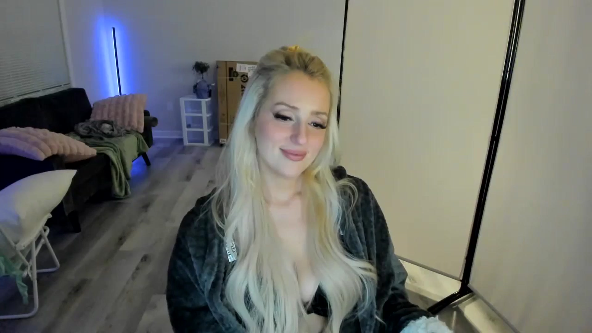 Gallery image thumbnail from Milk_Party's myfreecams stream on, 04/27/2024, 04:20 image 1 of 20