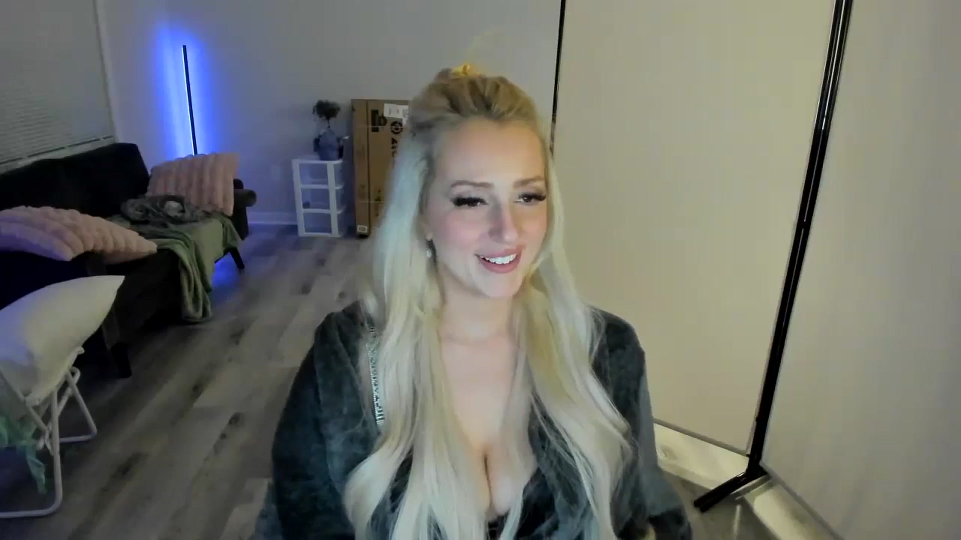 Gallery image thumbnail from Milk_Party's myfreecams stream on, 04/27/2024, 04:20 image 18 of 20