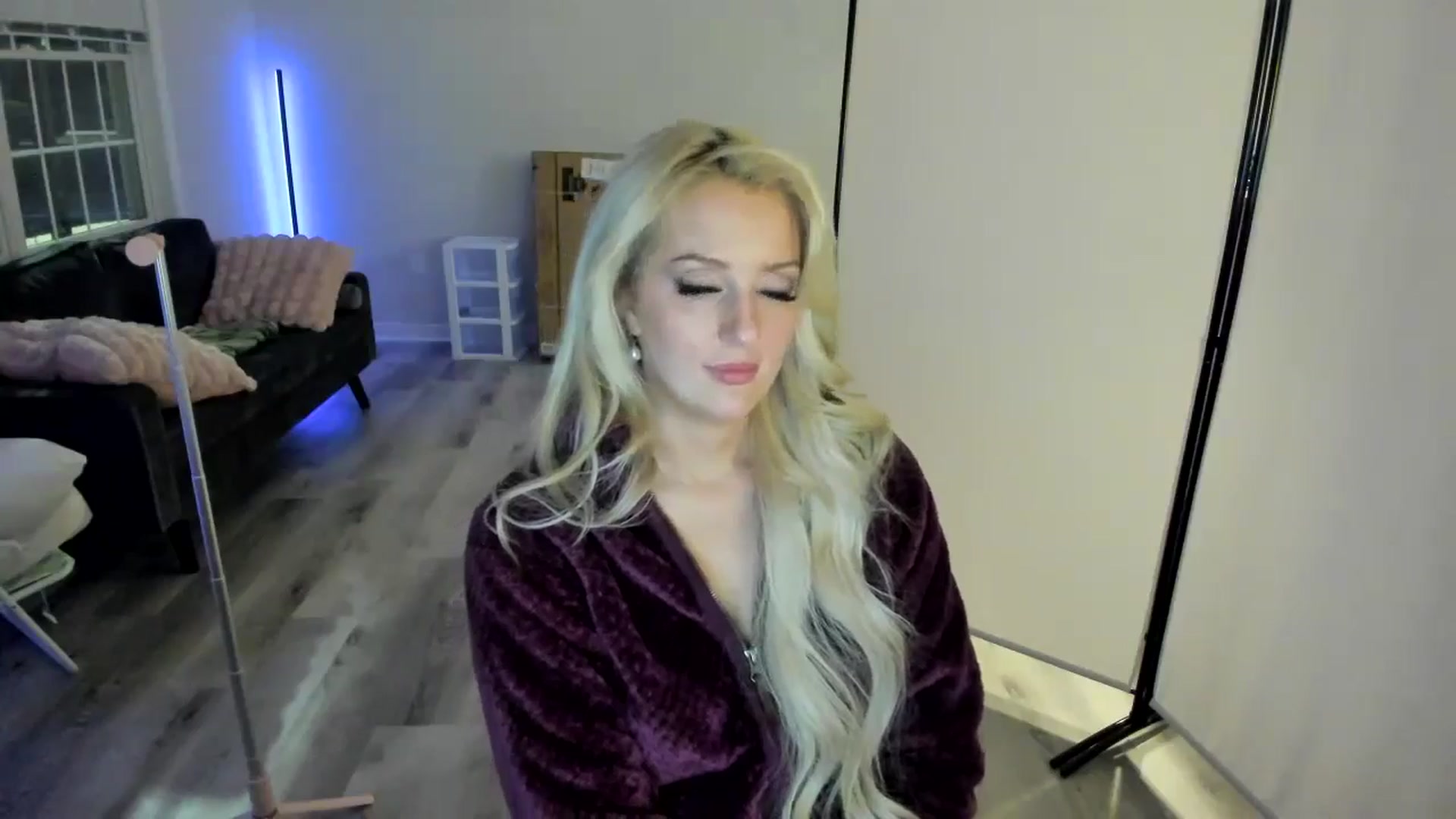 Gallery image thumbnail from Milk_Party's myfreecams stream on, 04/28/2024, 03:54 image 15 of 20