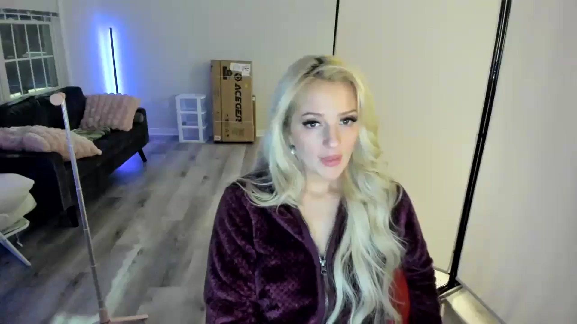 Gallery image thumbnail from Milk_Party's myfreecams stream on, 04/28/2024, 03:54 image 3 of 20
