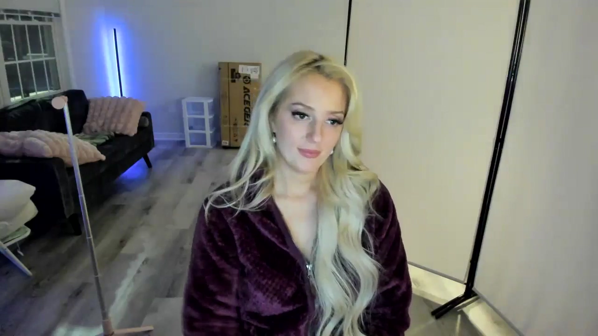 Gallery image thumbnail from Milk_Party's myfreecams stream on, 04/28/2024, 03:54 image 16 of 20