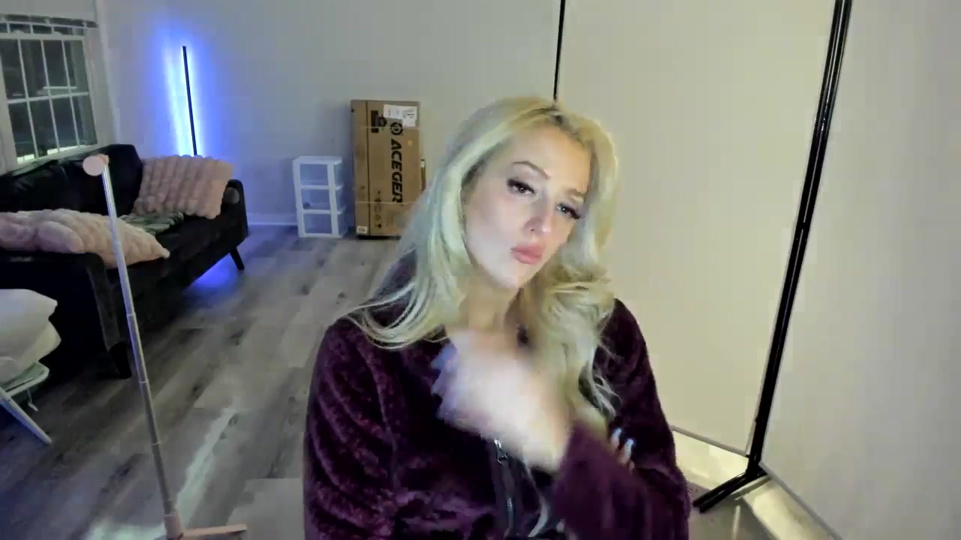 Gallery image thumbnail from Milk_Party's myfreecams stream on, 04/28/2024, 03:54 image 4 of 20