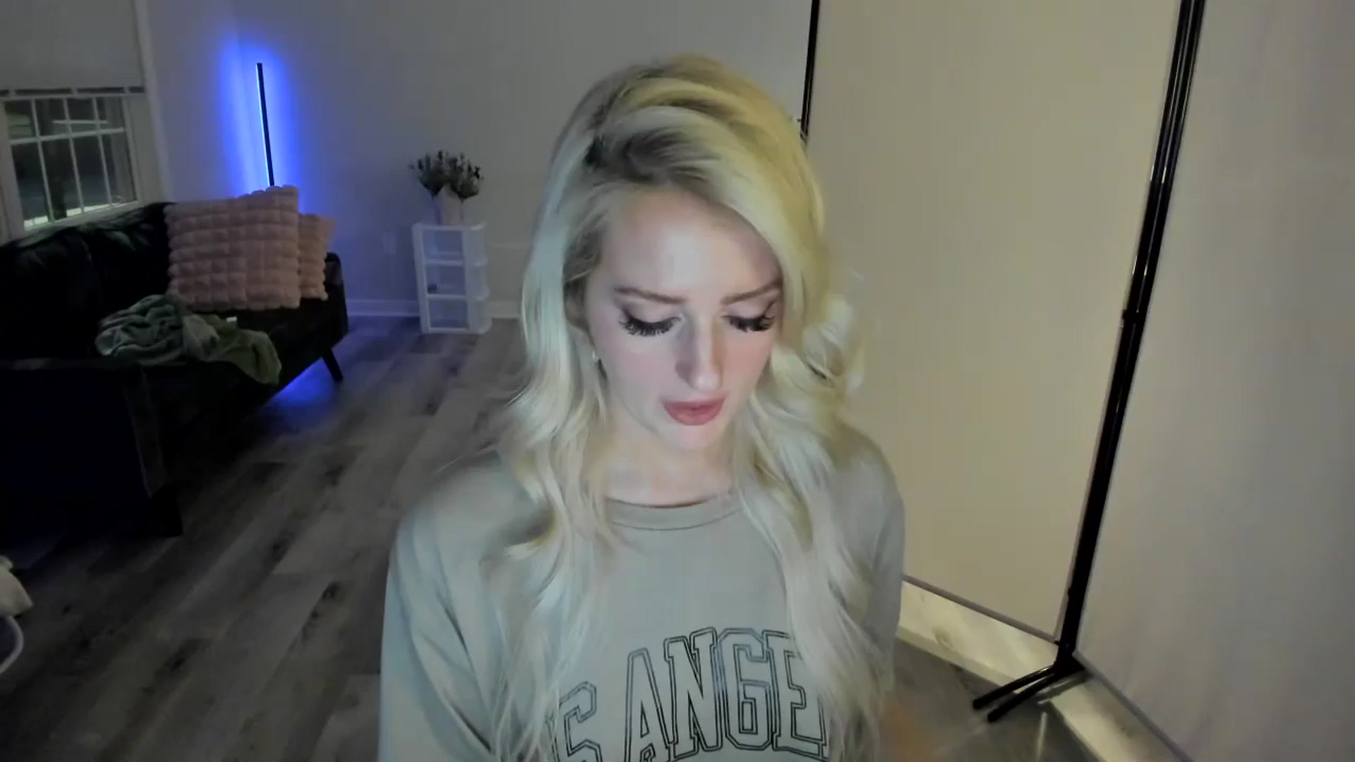 Gallery image thumbnail from Milk_Party's myfreecams stream on, 05/03/2024, 02:08 image 11 of 20