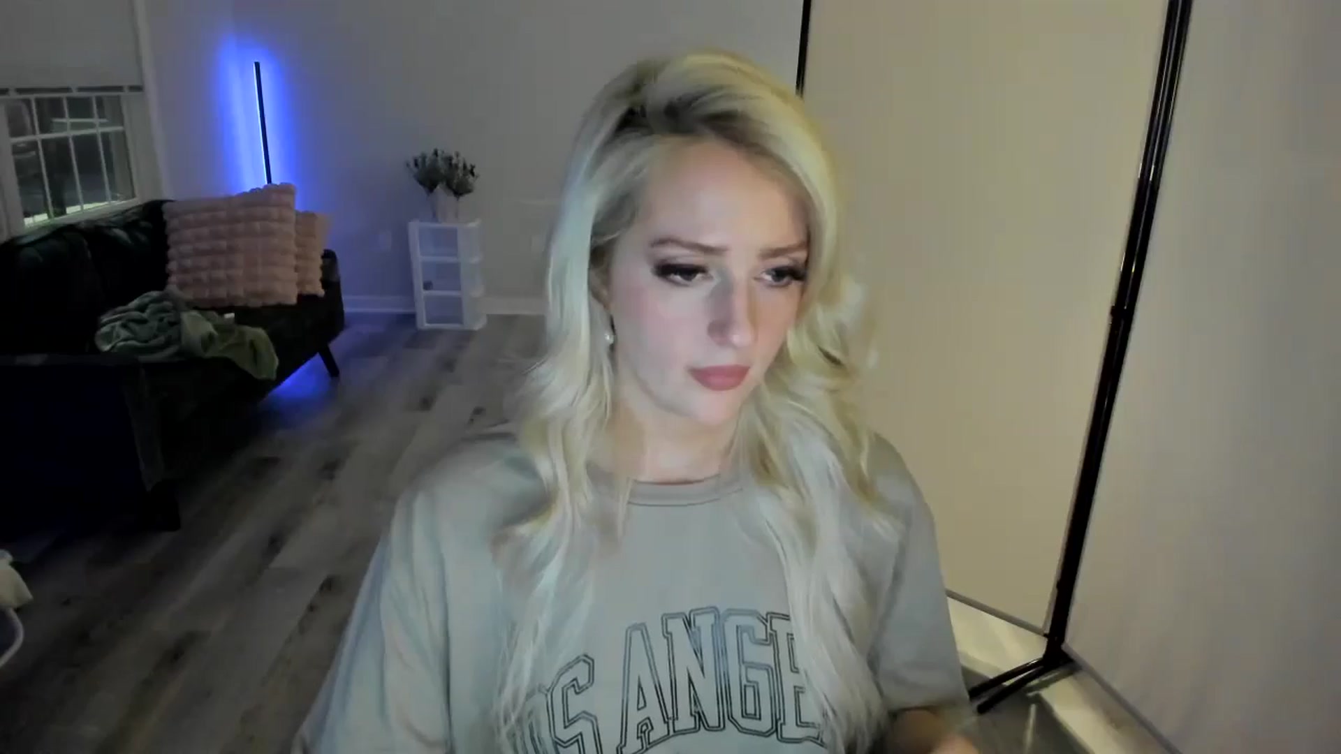 Gallery image thumbnail from Milk_Party's myfreecams stream on, 05/03/2024, 02:08 image 3 of 20