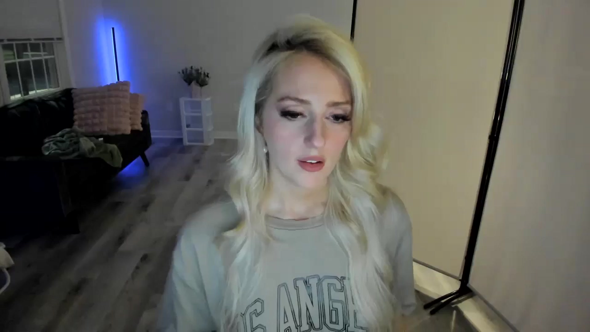 Gallery image thumbnail from Milk_Party's myfreecams stream on, 05/03/2024, 02:08 image 6 of 20