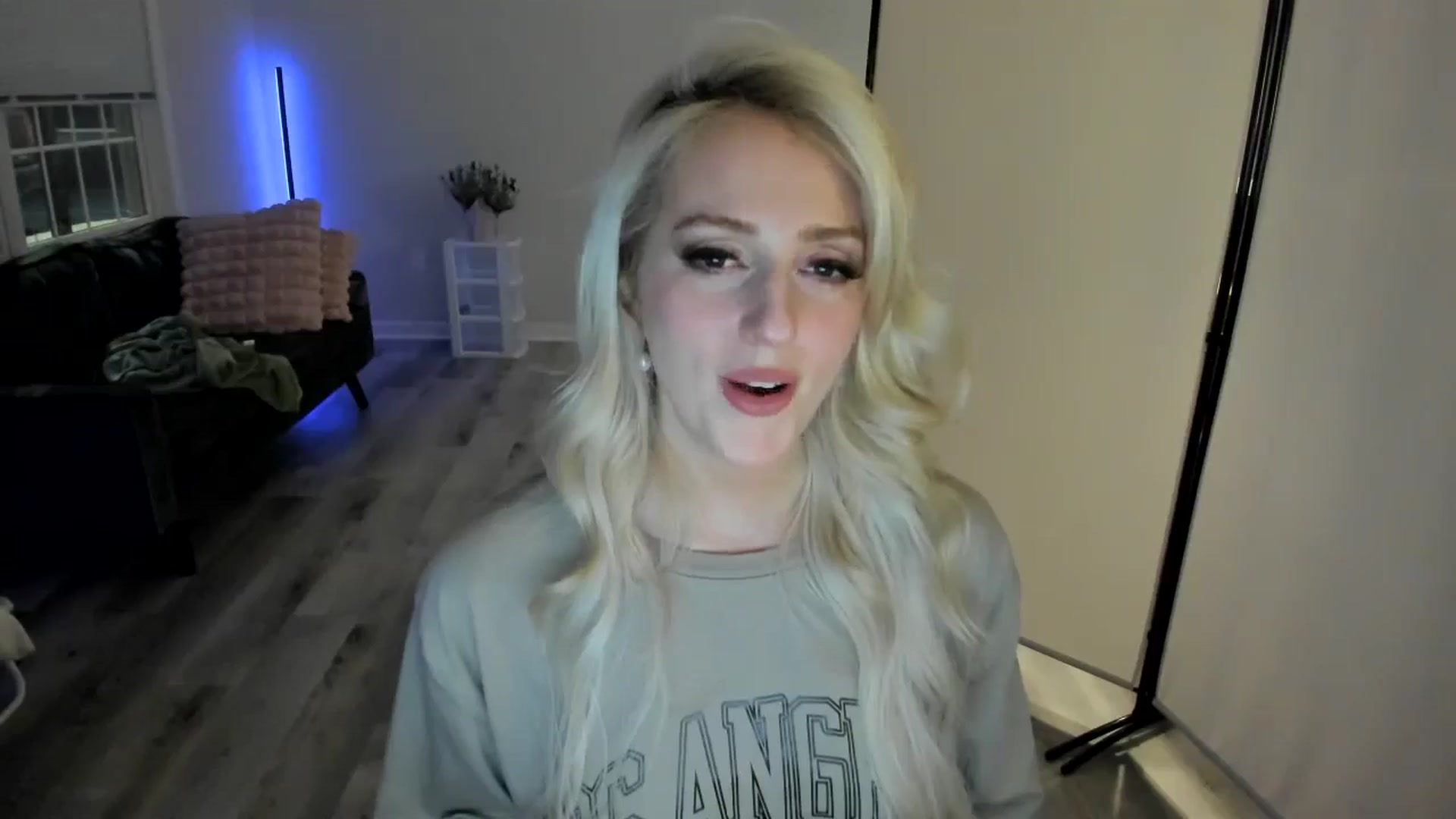Gallery image thumbnail from Milk_Party's myfreecams stream on, 05/03/2024, 02:08 image 2 of 20
