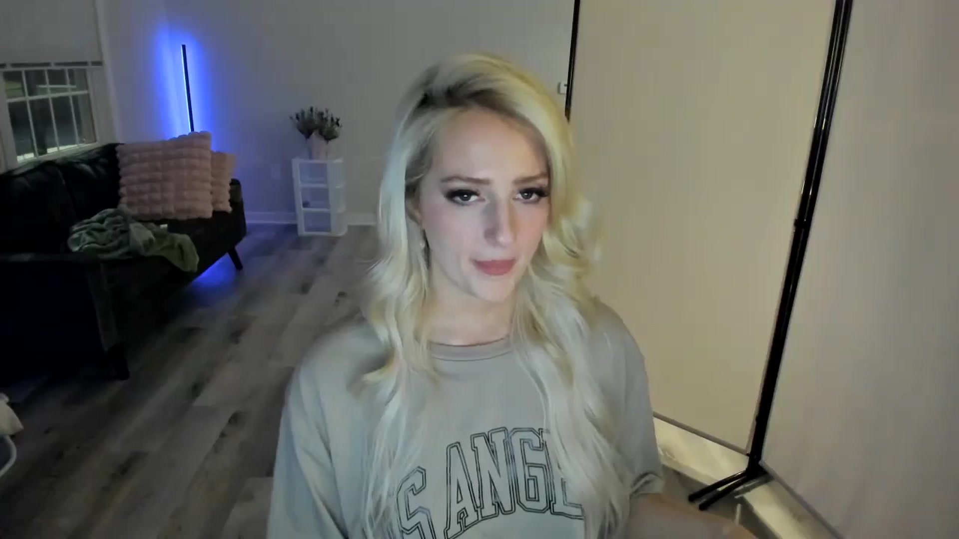 Gallery image thumbnail from Milk_Party's myfreecams stream on, 05/03/2024, 02:08 image 5 of 20