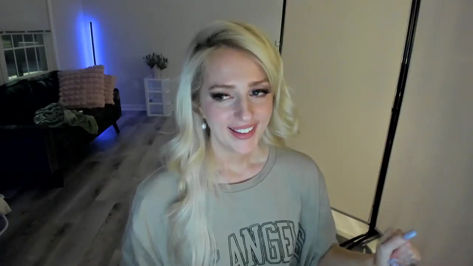 Gallery image thumbnail from Milk_Party's myfreecams stream on, 05/03/2024, 03:07 image 11 of 20