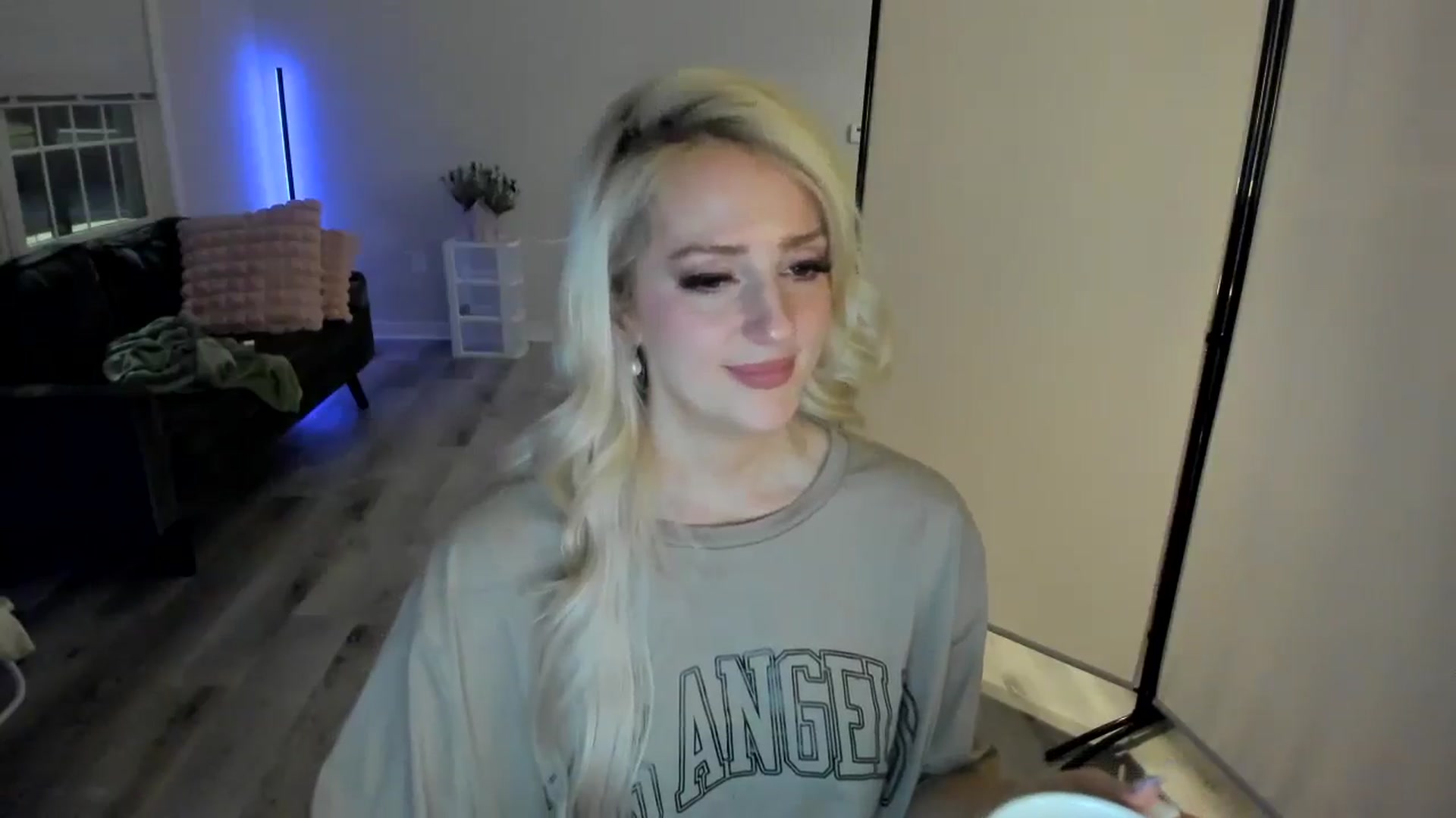 Gallery image thumbnail from Milk_Party's myfreecams stream on, 05/03/2024, 03:07 image 13 of 20