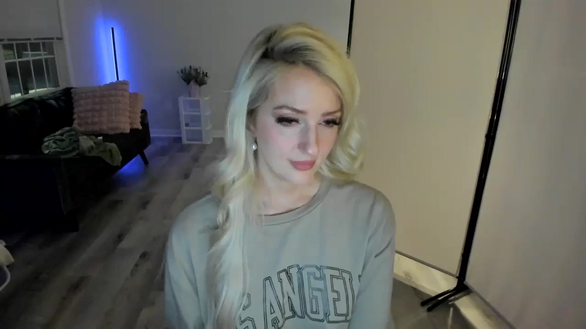 Gallery image thumbnail from Milk_Party's myfreecams stream on, 05/03/2024, 03:07 image 7 of 20