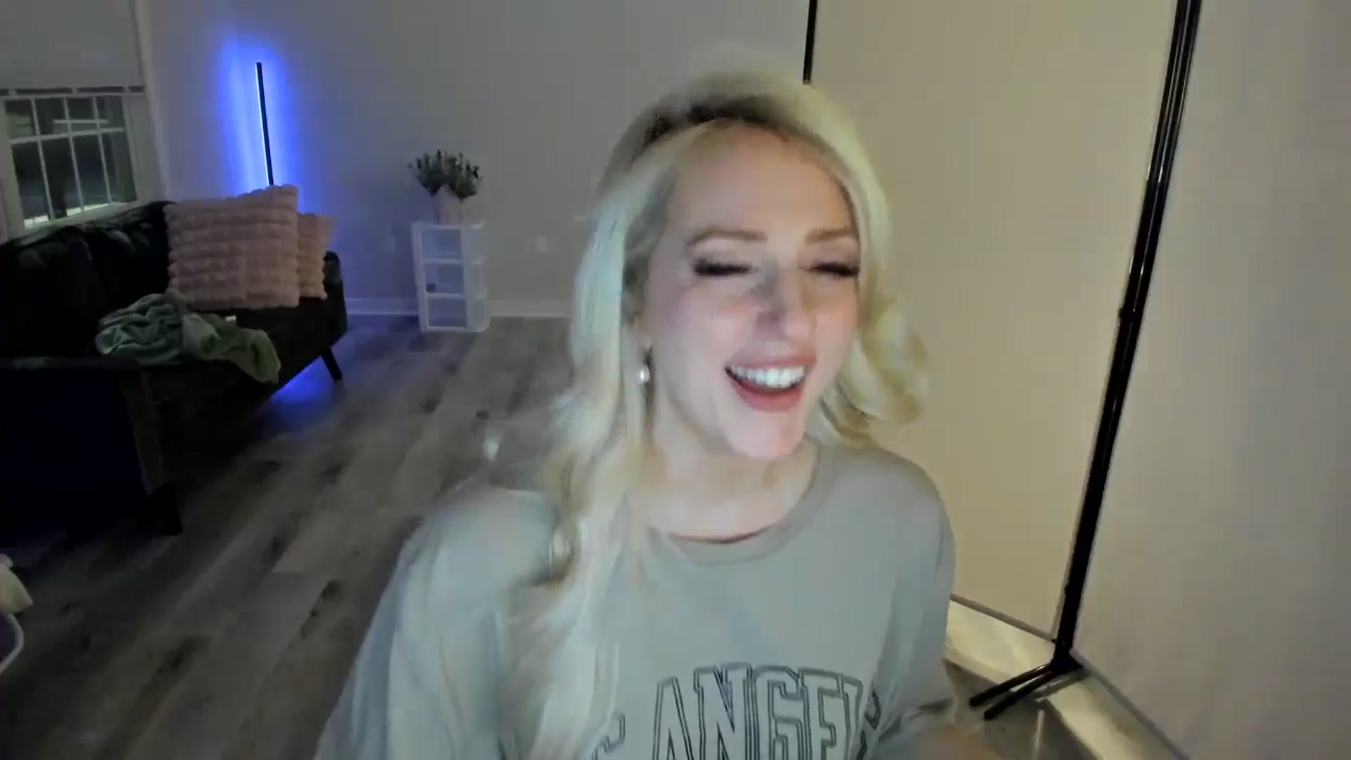 Gallery image thumbnail from Milk_Party's myfreecams stream on, 05/03/2024, 03:07 image 16 of 20