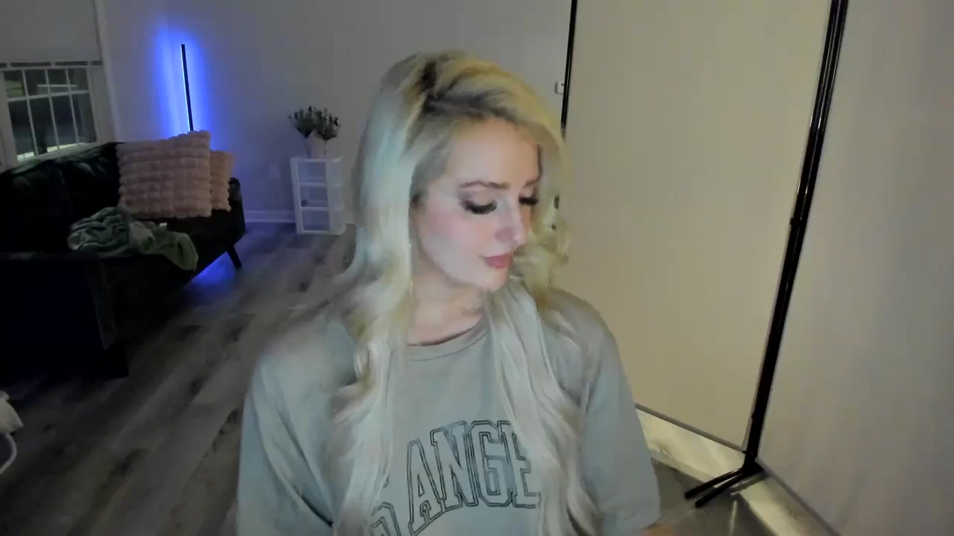 Gallery image thumbnail from Milk_Party's myfreecams stream on, 05/03/2024, 03:07 image 18 of 20