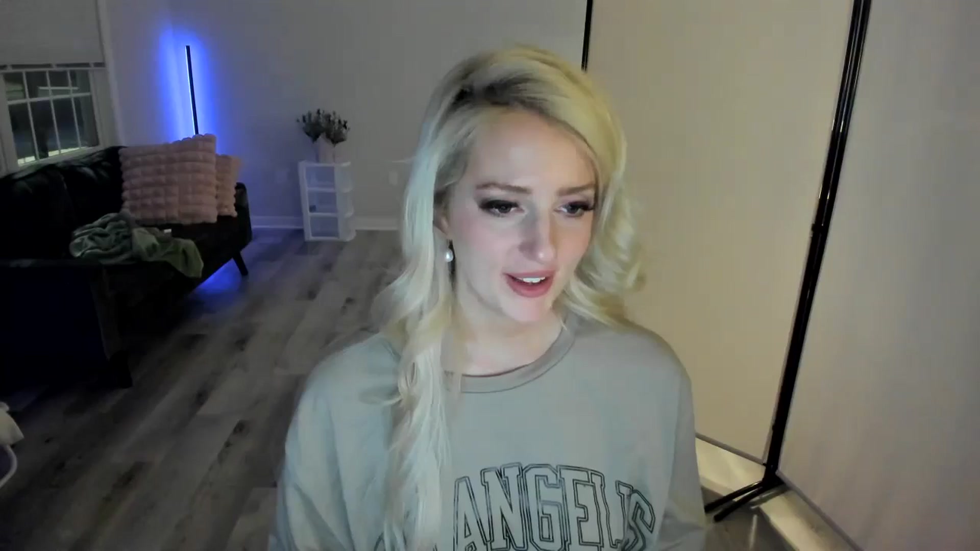 Gallery image thumbnail from Milk_Party's myfreecams stream on, 05/03/2024, 03:07 image 2 of 20