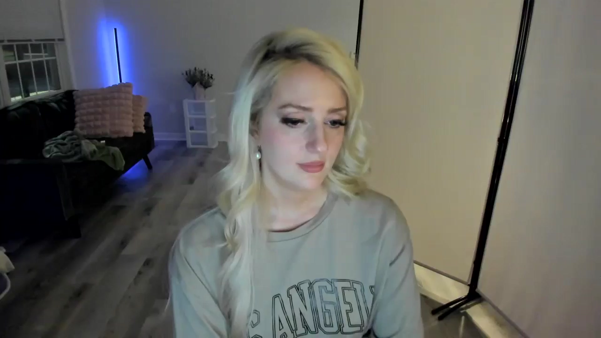 Gallery image thumbnail from Milk_Party's myfreecams stream on, 05/03/2024, 03:07 image 4 of 20