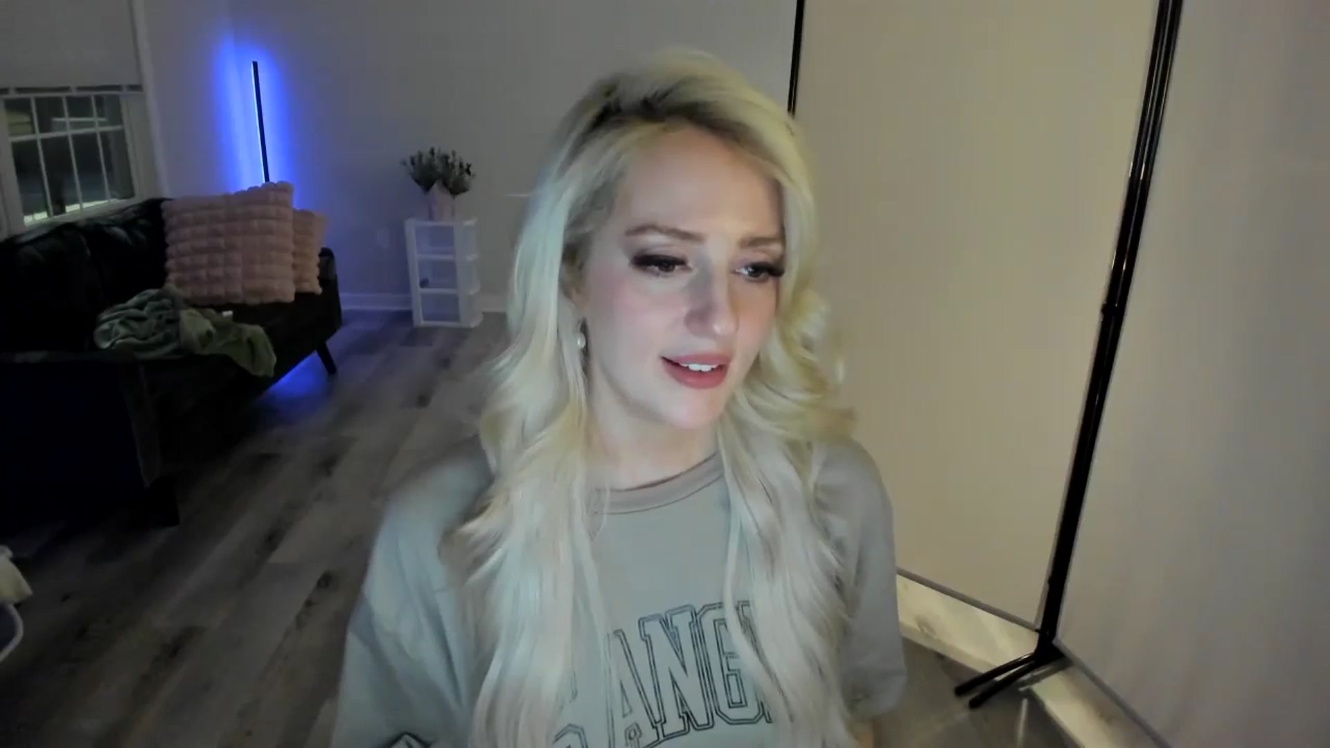 Gallery image thumbnail from Milk_Party's myfreecams stream on, 05/03/2024, 04:18 image 4 of 20