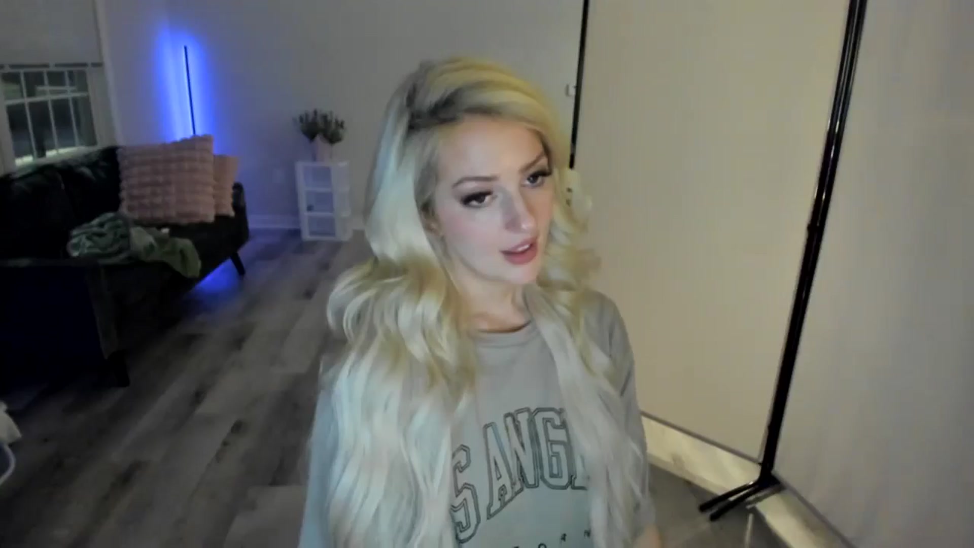 Gallery image thumbnail from Milk_Party's myfreecams stream on, 05/03/2024, 04:18 image 19 of 20