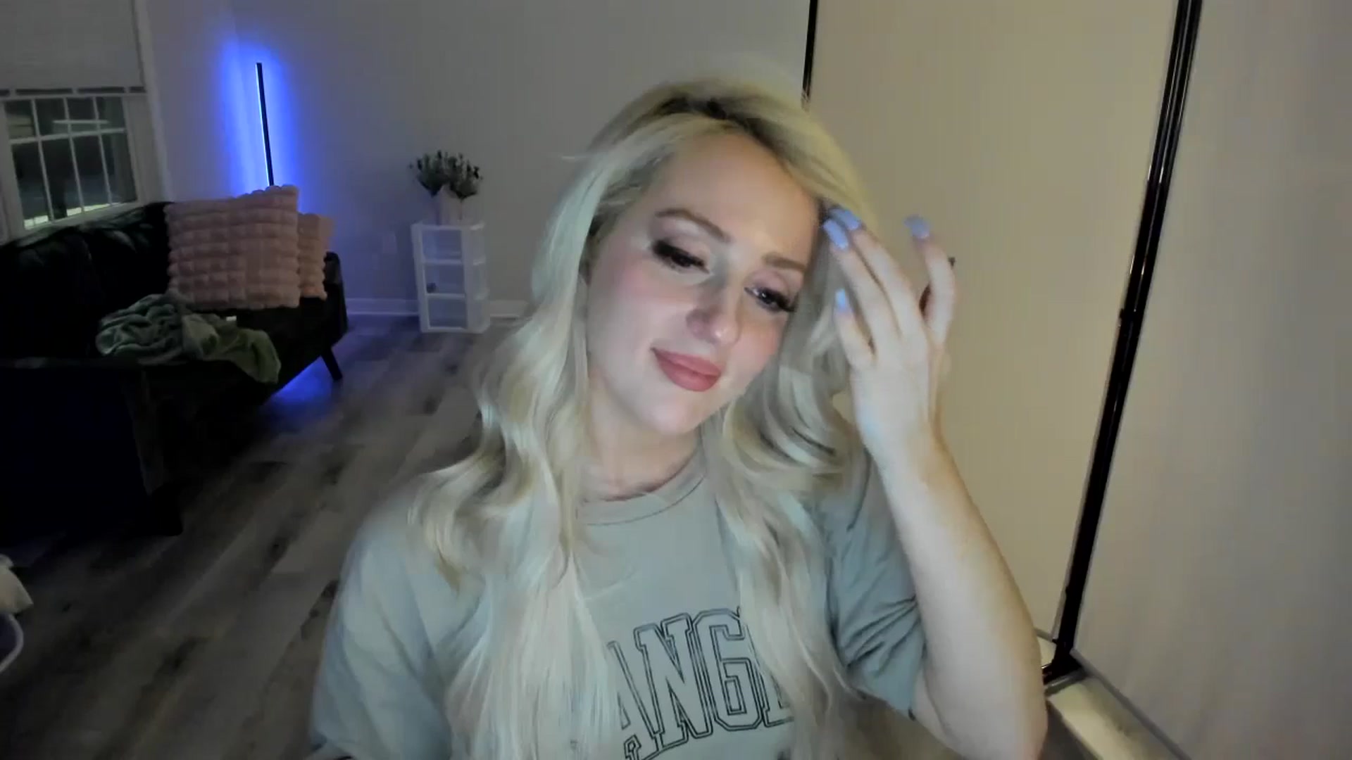 Gallery image thumbnail from Milk_Party's myfreecams stream on, 05/03/2024, 04:18 image 11 of 20