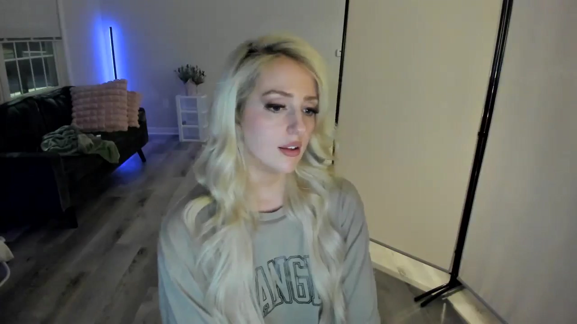 Gallery image thumbnail from Milk_Party's myfreecams stream on, 05/03/2024, 04:18 image 18 of 20