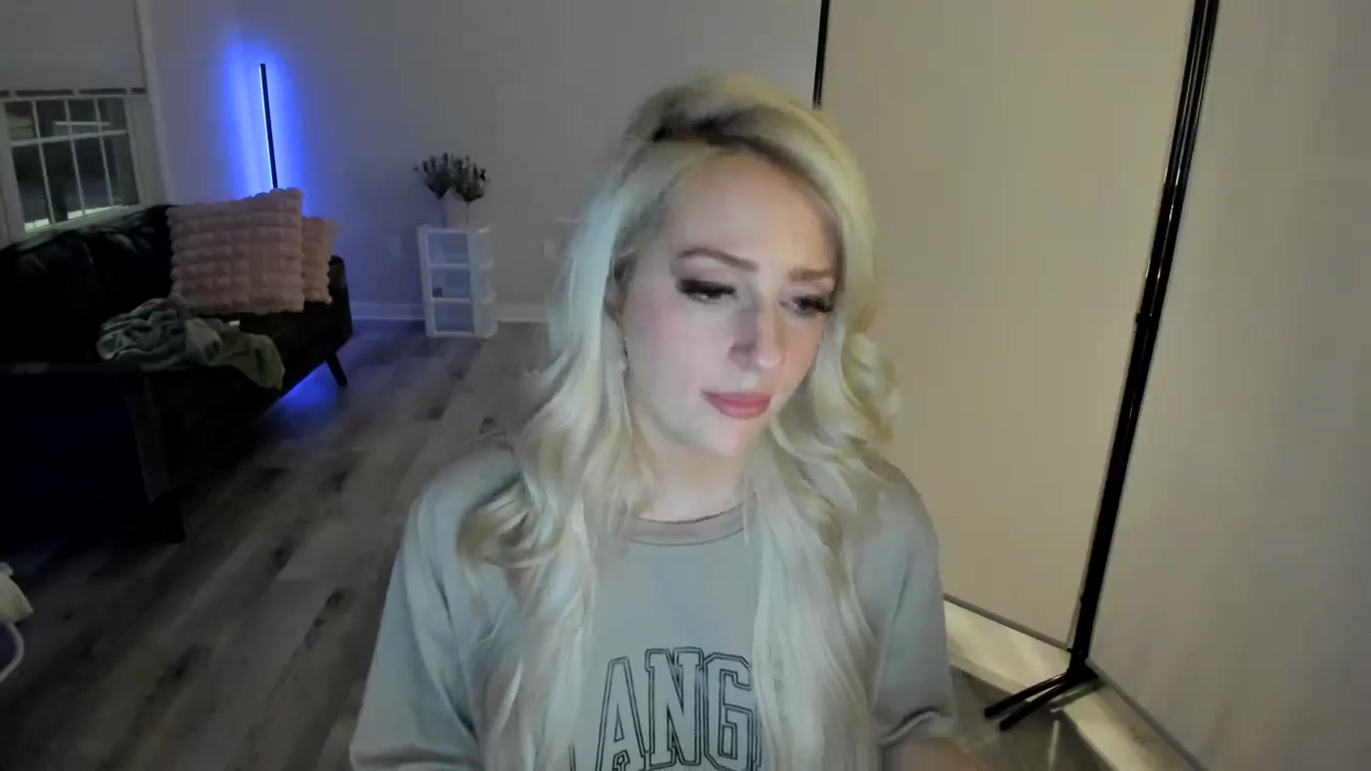 Gallery image thumbnail from Milk_Party's myfreecams stream on, 05/03/2024, 05:08 image 10 of 20