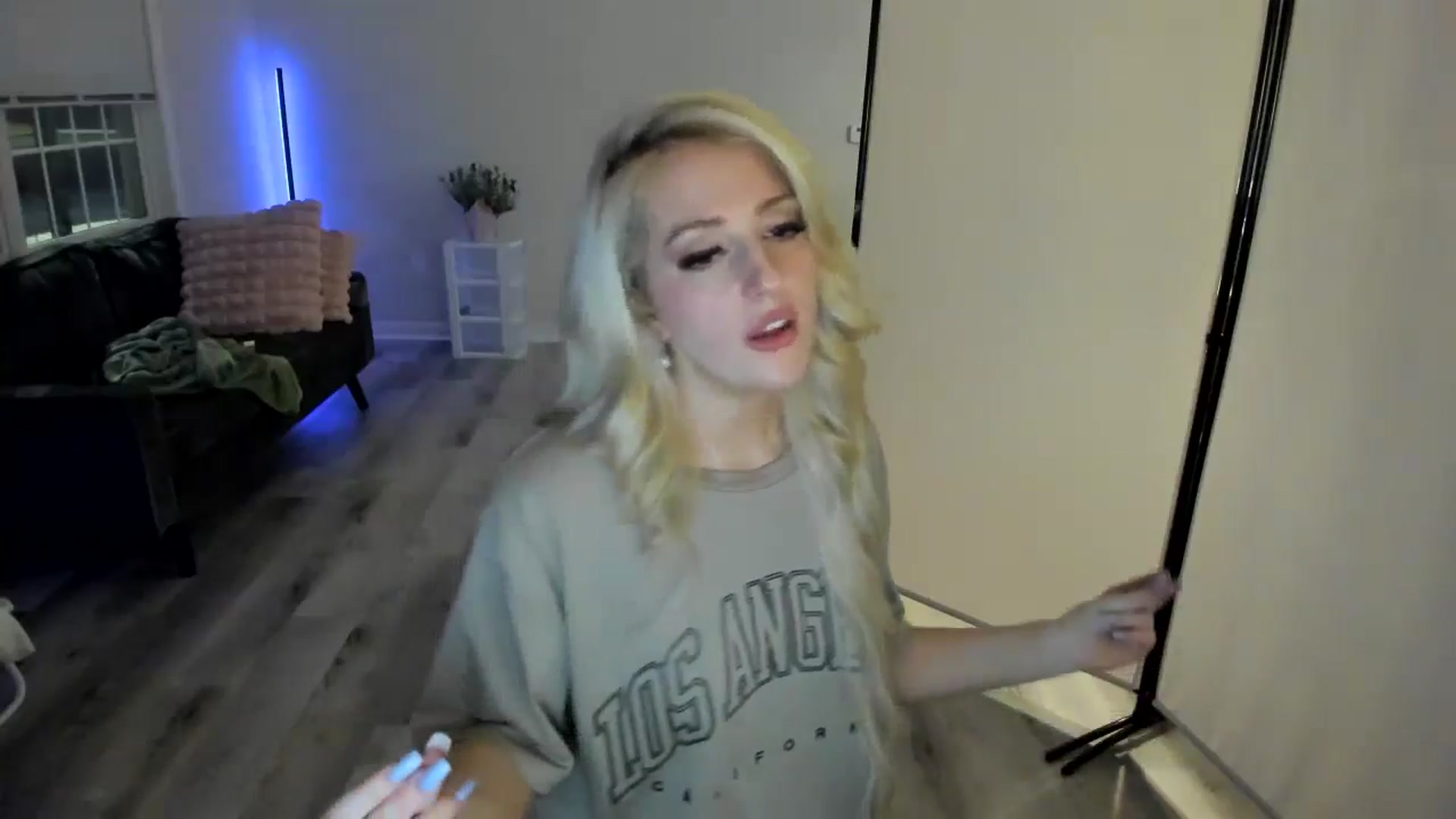 Gallery image thumbnail from Milk_Party's myfreecams stream on, 05/03/2024, 05:08 image 16 of 20