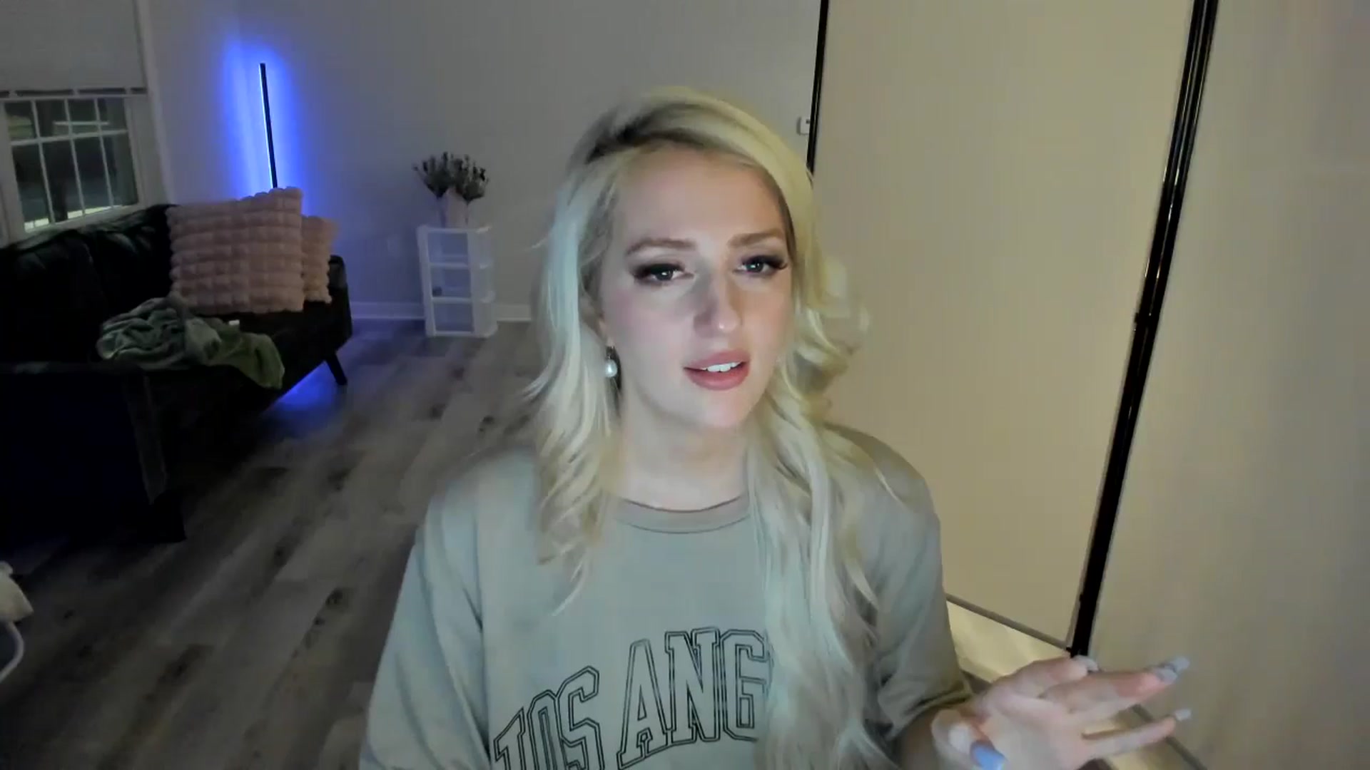 Gallery image thumbnail from Milk_Party's myfreecams stream on, 05/03/2024, 05:08 image 15 of 20
