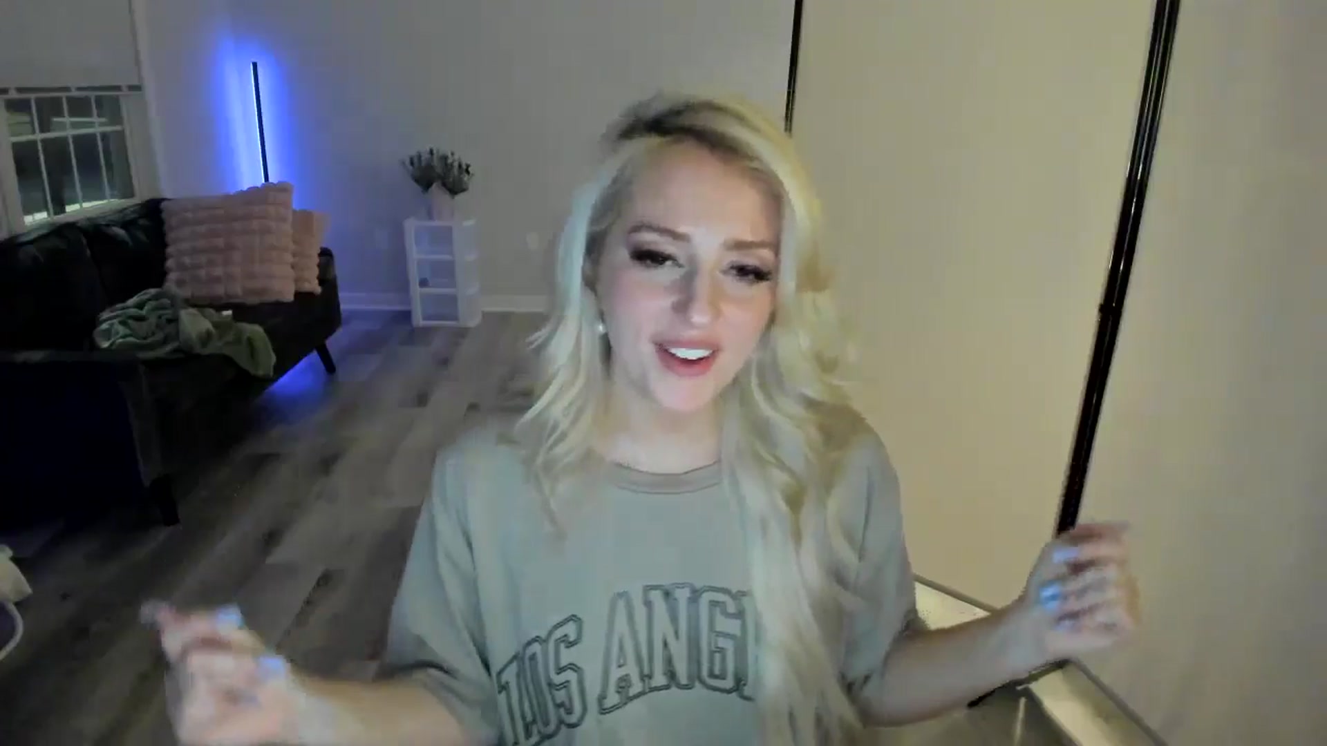 Gallery image thumbnail from Milk_Party's myfreecams stream on, 05/03/2024, 05:08 image 14 of 20