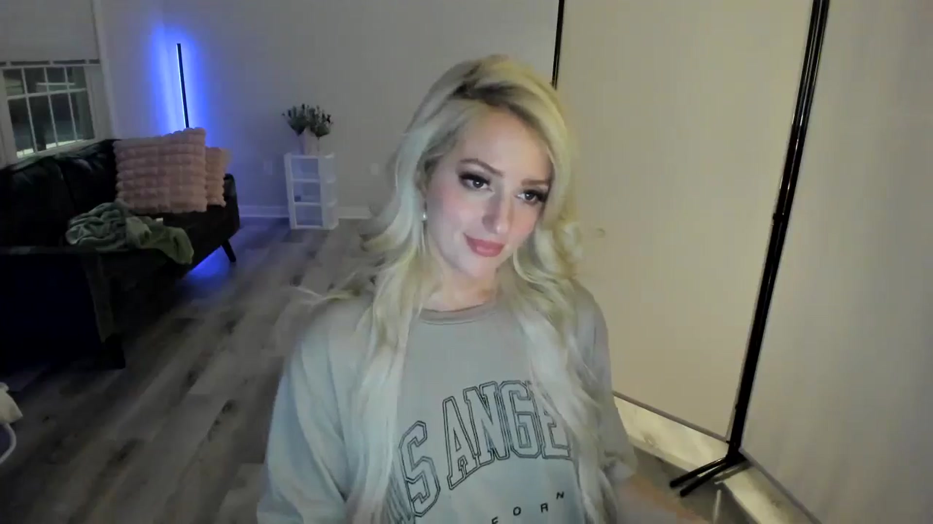 Gallery image thumbnail from Milk_Party's myfreecams stream on, 05/03/2024, 05:08 image 8 of 20
