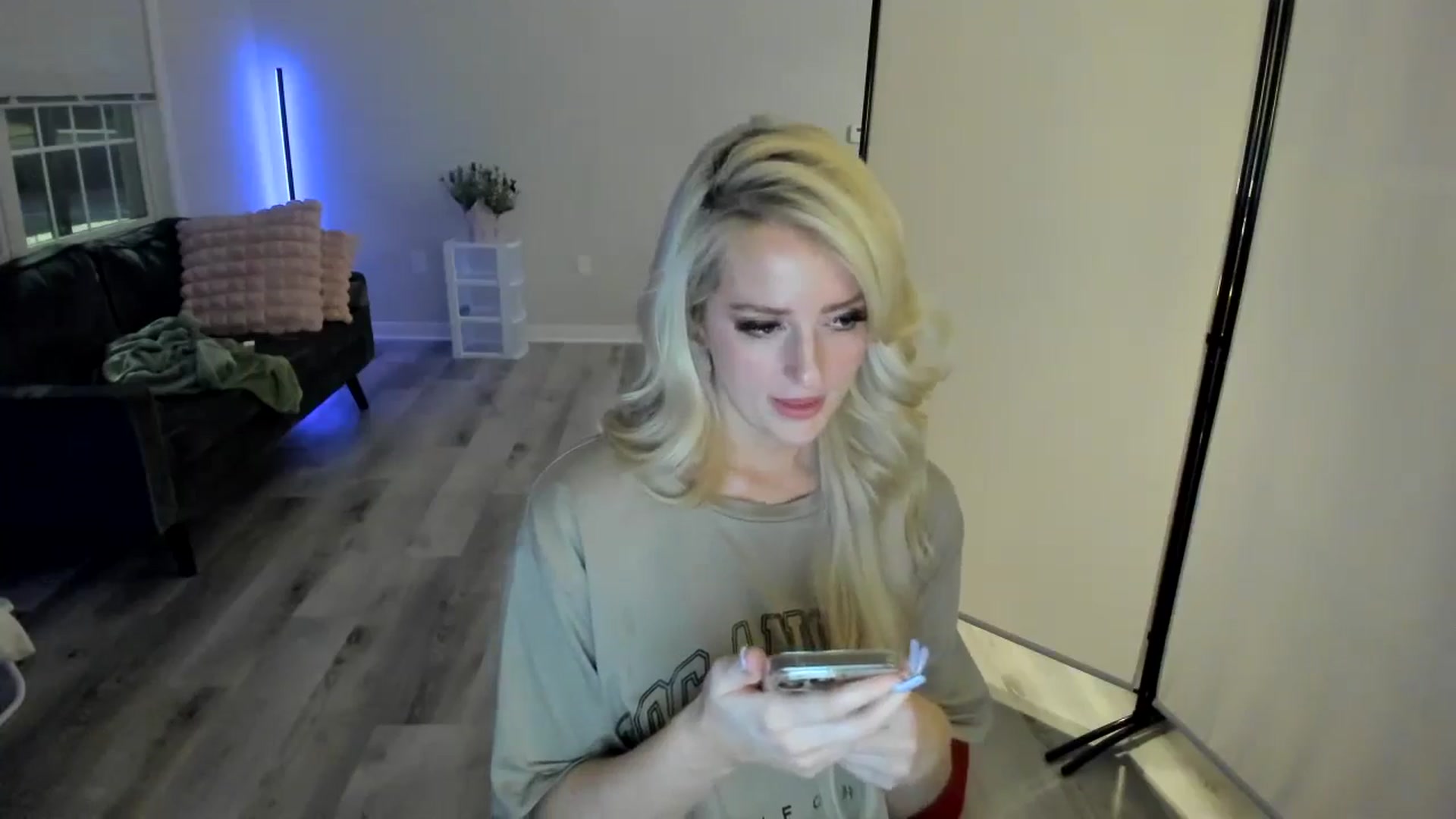 Gallery image thumbnail from Milk_Party's myfreecams stream on, 05/03/2024, 05:08 image 19 of 20