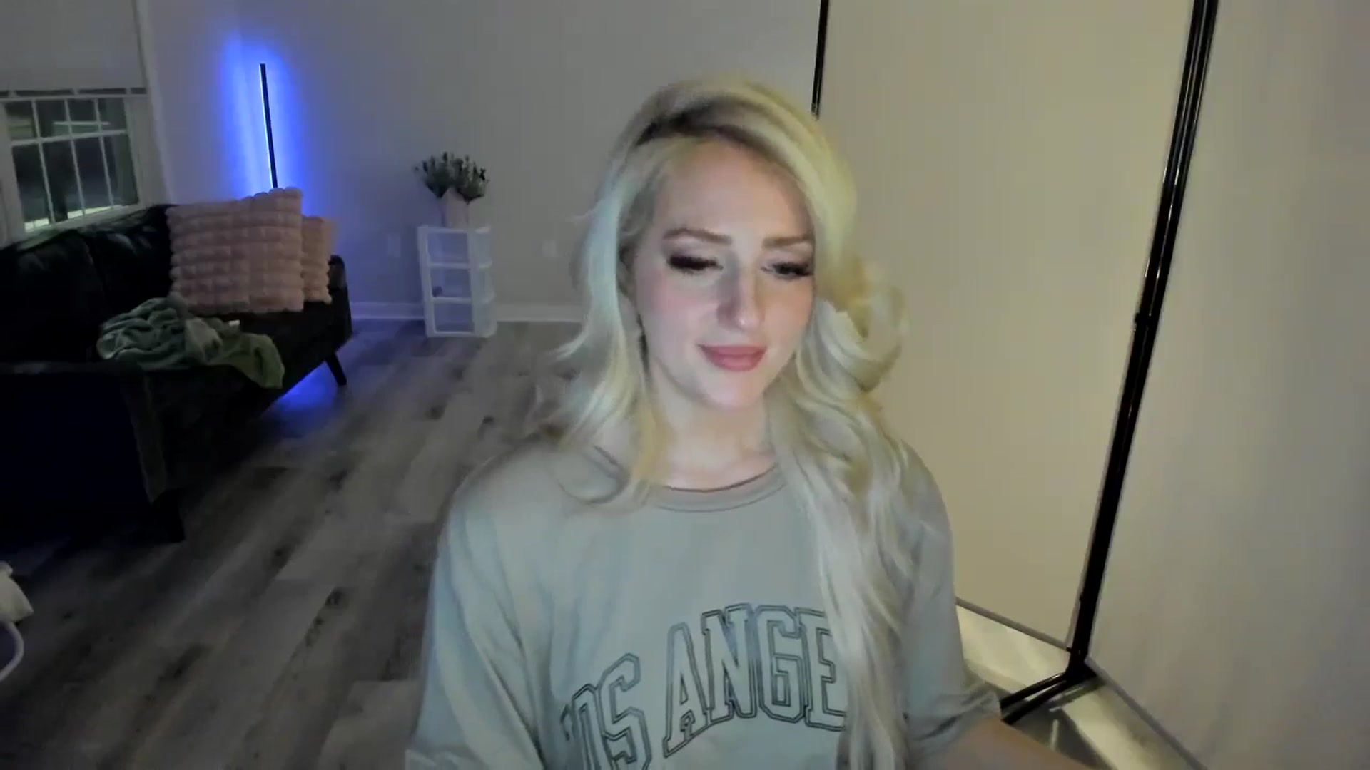 Gallery image thumbnail from Milk_Party's myfreecams stream on, 05/03/2024, 05:08 image 20 of 20