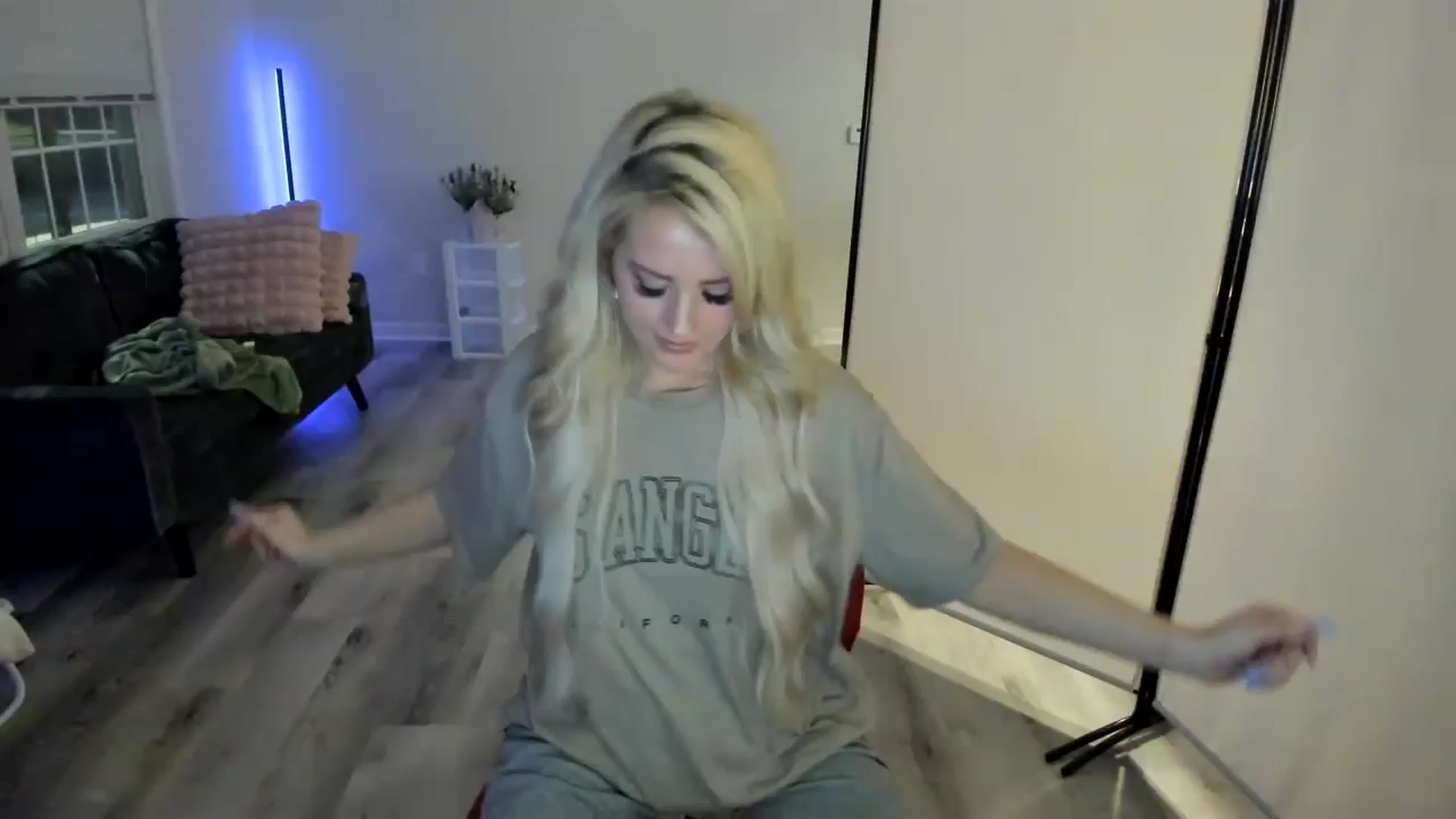 Gallery image thumbnail from Milk_Party's myfreecams stream on, 05/03/2024, 05:55 image 1 of 20