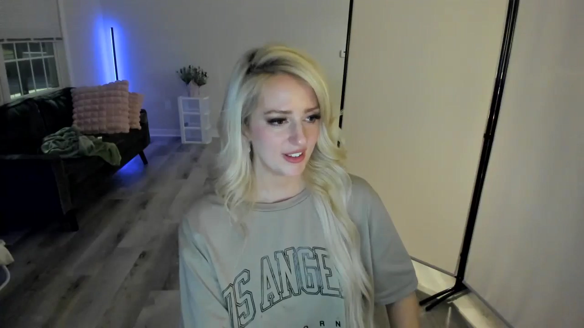 Gallery image thumbnail from Milk_Party's myfreecams stream on, 05/03/2024, 05:55 image 15 of 20