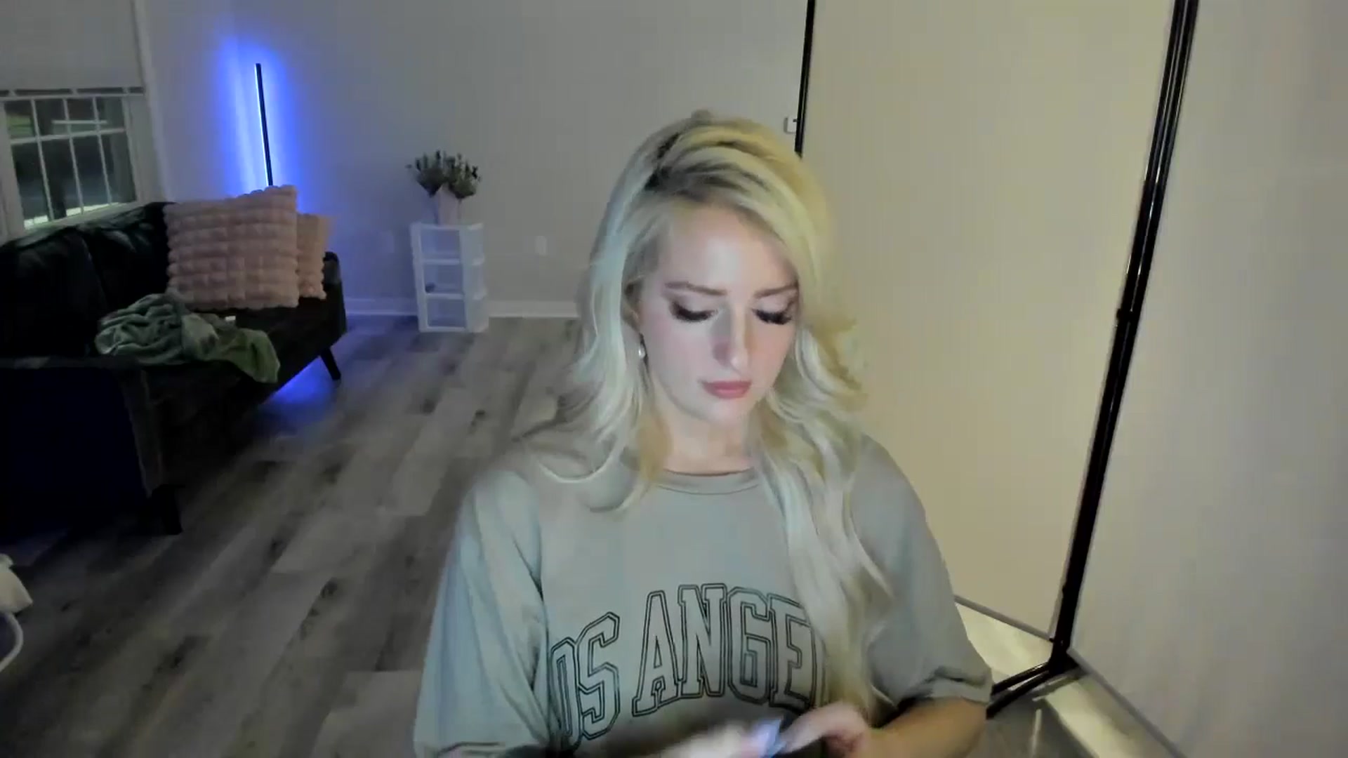 Gallery image thumbnail from Milk_Party's myfreecams stream on, 05/03/2024, 05:55 image 4 of 20