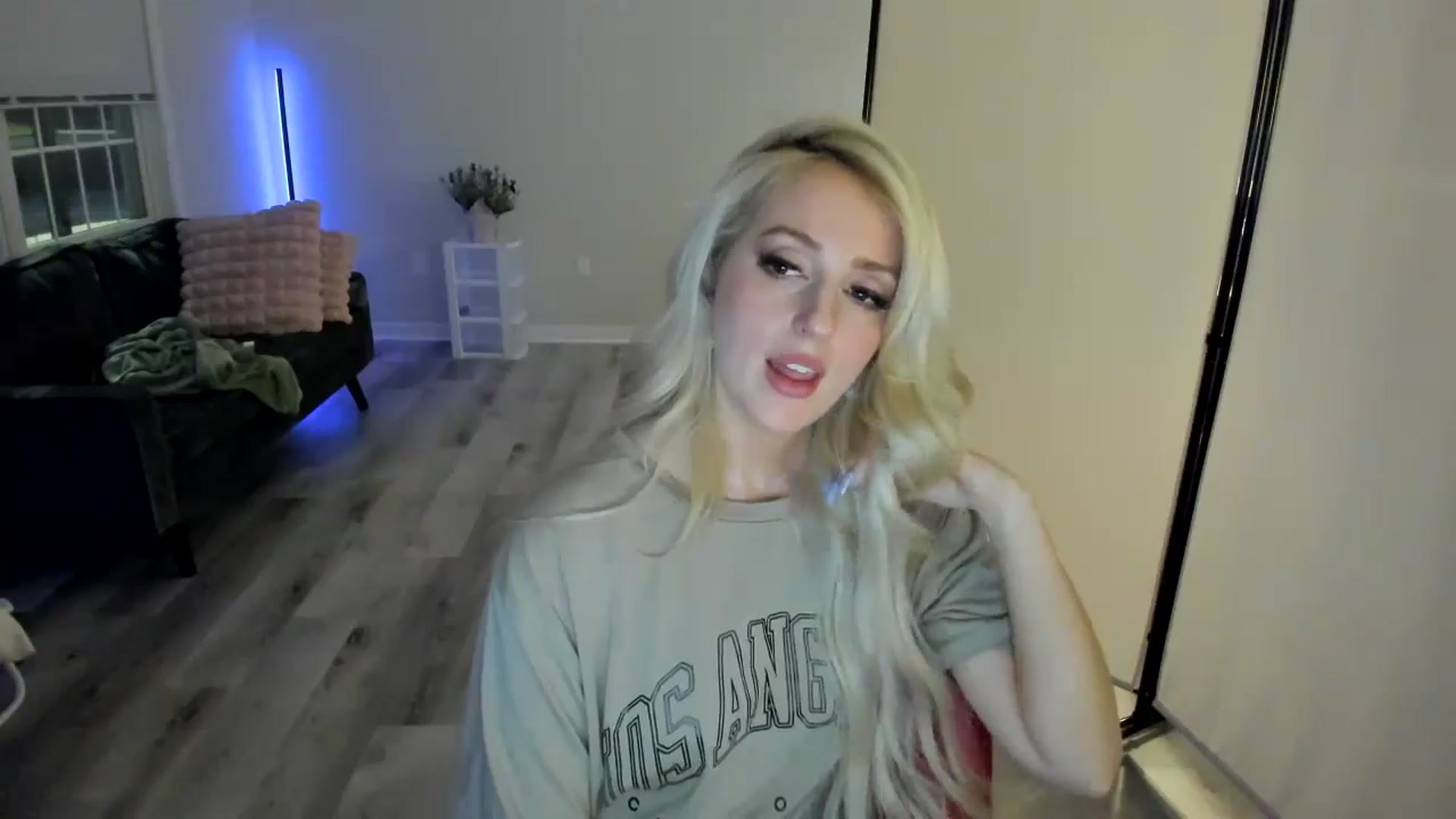 Gallery image thumbnail from Milk_Party's myfreecams stream on, 05/03/2024, 05:55 image 6 of 20