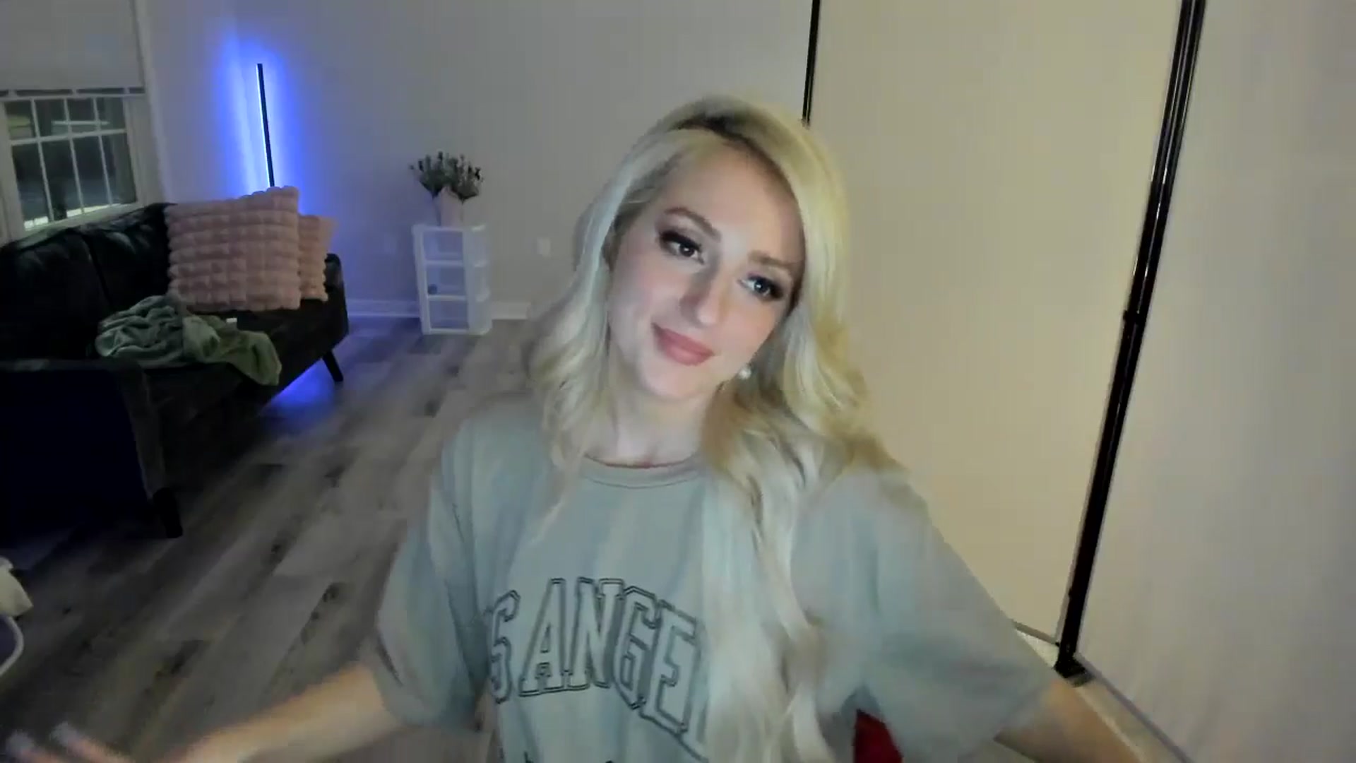 Gallery image thumbnail from Milk_Party's myfreecams stream on, 05/03/2024, 05:55 image 18 of 20