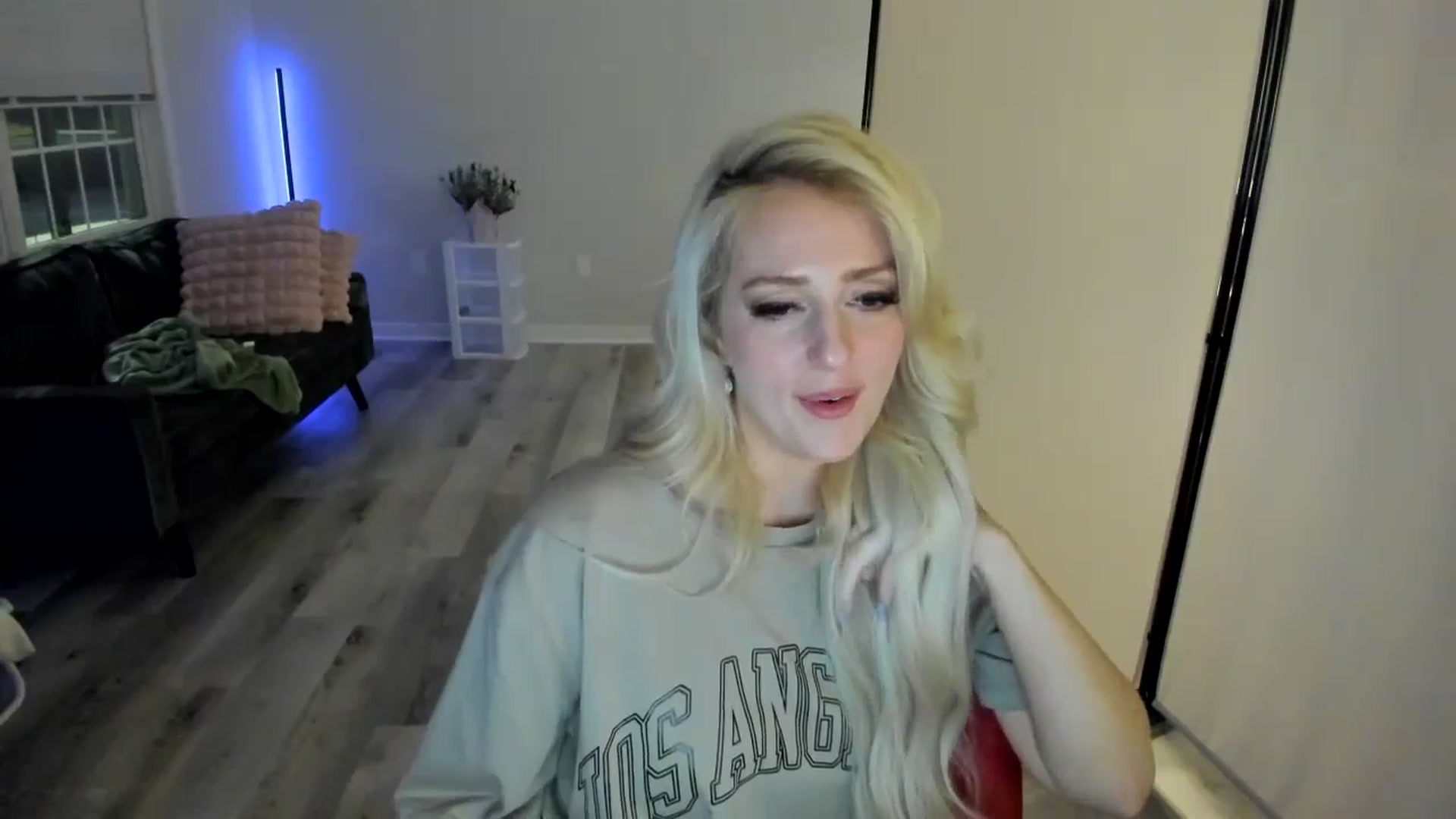 Gallery image thumbnail from Milk_Party's myfreecams stream on, 05/03/2024, 05:55 image 7 of 20