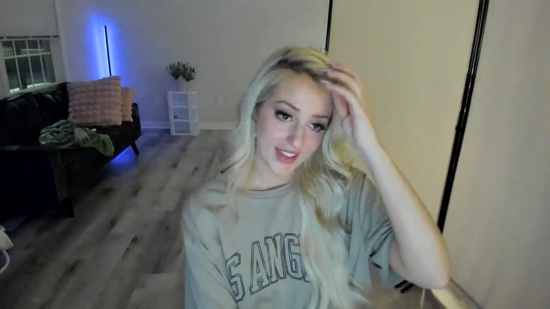 Gallery image thumbnail from Milk_Party's myfreecams stream on, 05/03/2024, 05:55 image 9 of 20