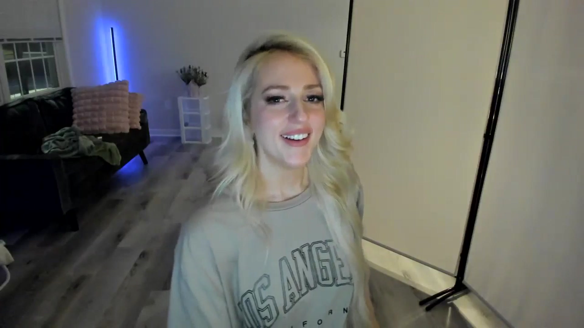 Gallery image thumbnail from Milk_Party's myfreecams stream on, 05/03/2024, 05:55 image 11 of 20