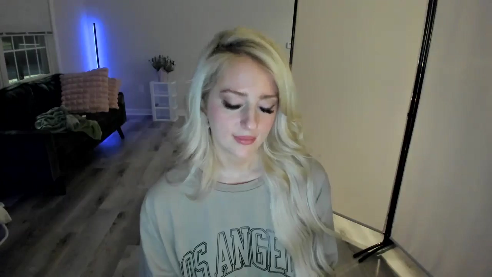Gallery image thumbnail from Milk_Party's myfreecams stream on, 05/03/2024, 05:55 image 3 of 20