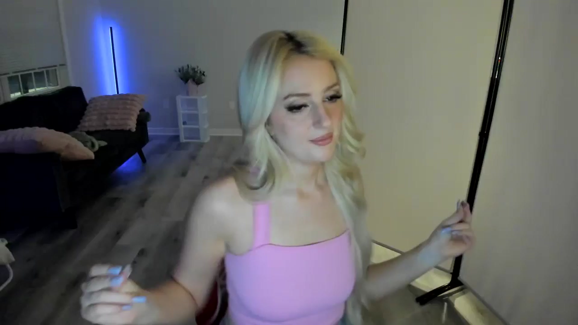 Gallery image thumbnail from Milk_Party's myfreecams stream on, 05/04/2024, 02:41 image 1 of 20