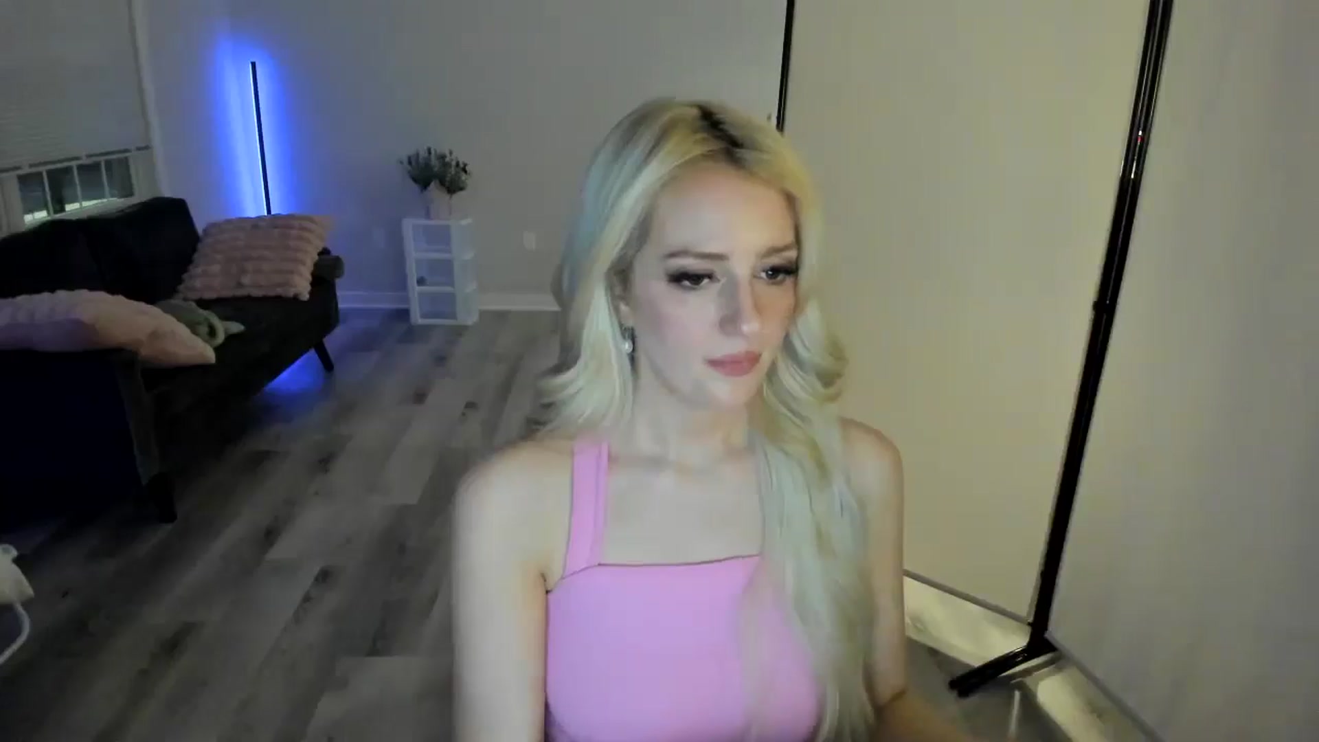 Gallery image thumbnail from Milk_Party's myfreecams stream on, 05/04/2024, 04:53 image 10 of 20
