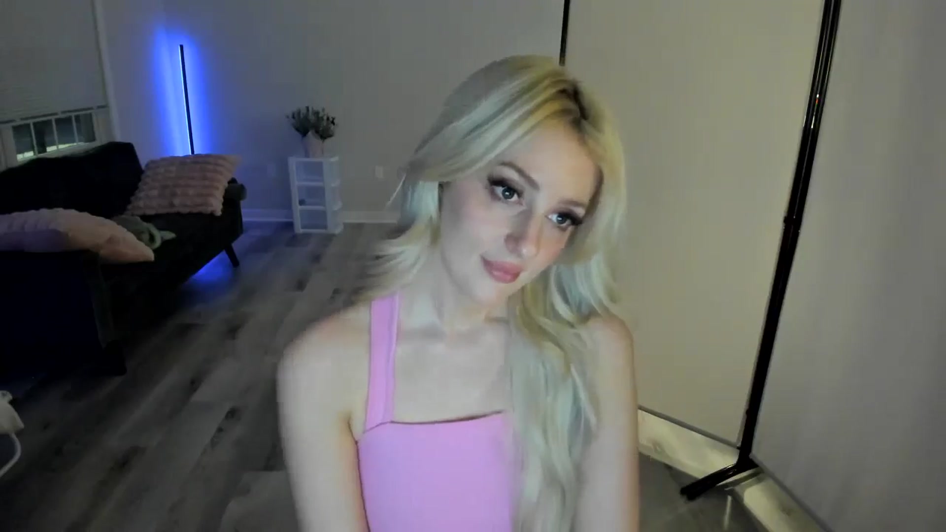 Gallery image thumbnail from Milk_Party's myfreecams stream on, 05/04/2024, 06:26 image 14 of 20