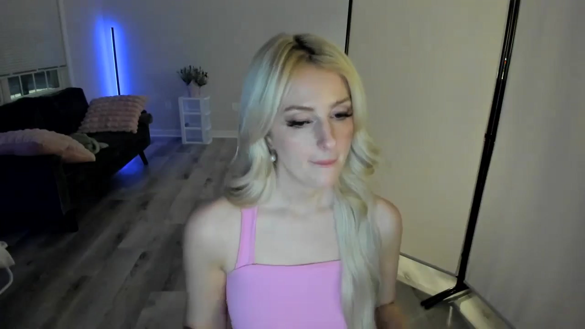 Gallery image thumbnail from Milk_Party's myfreecams stream on, 05/04/2024, 06:26 image 15 of 20